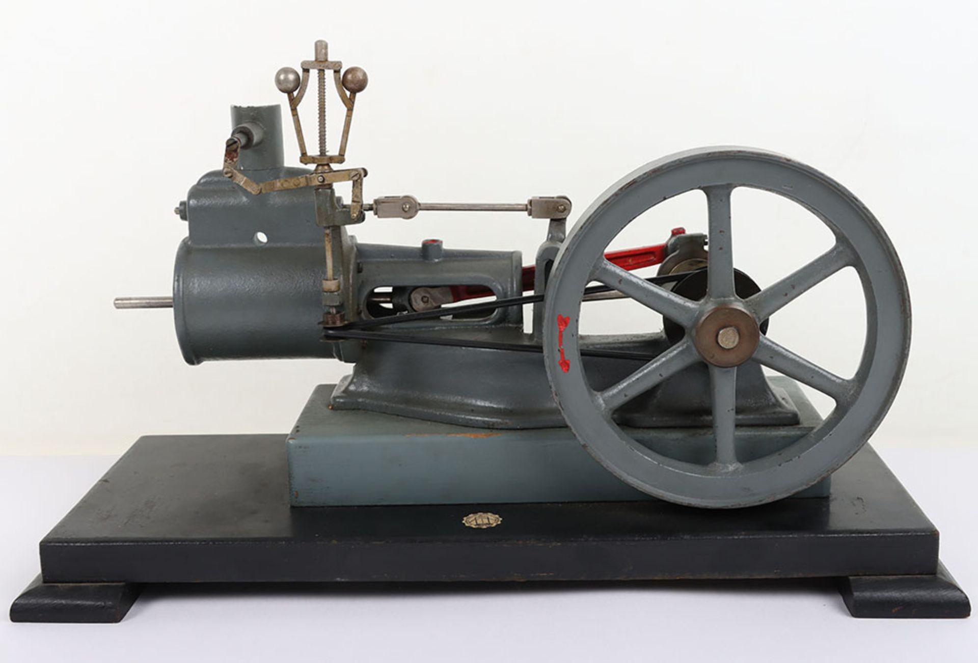 A cut-away demonstration model of a horizontal steam engine