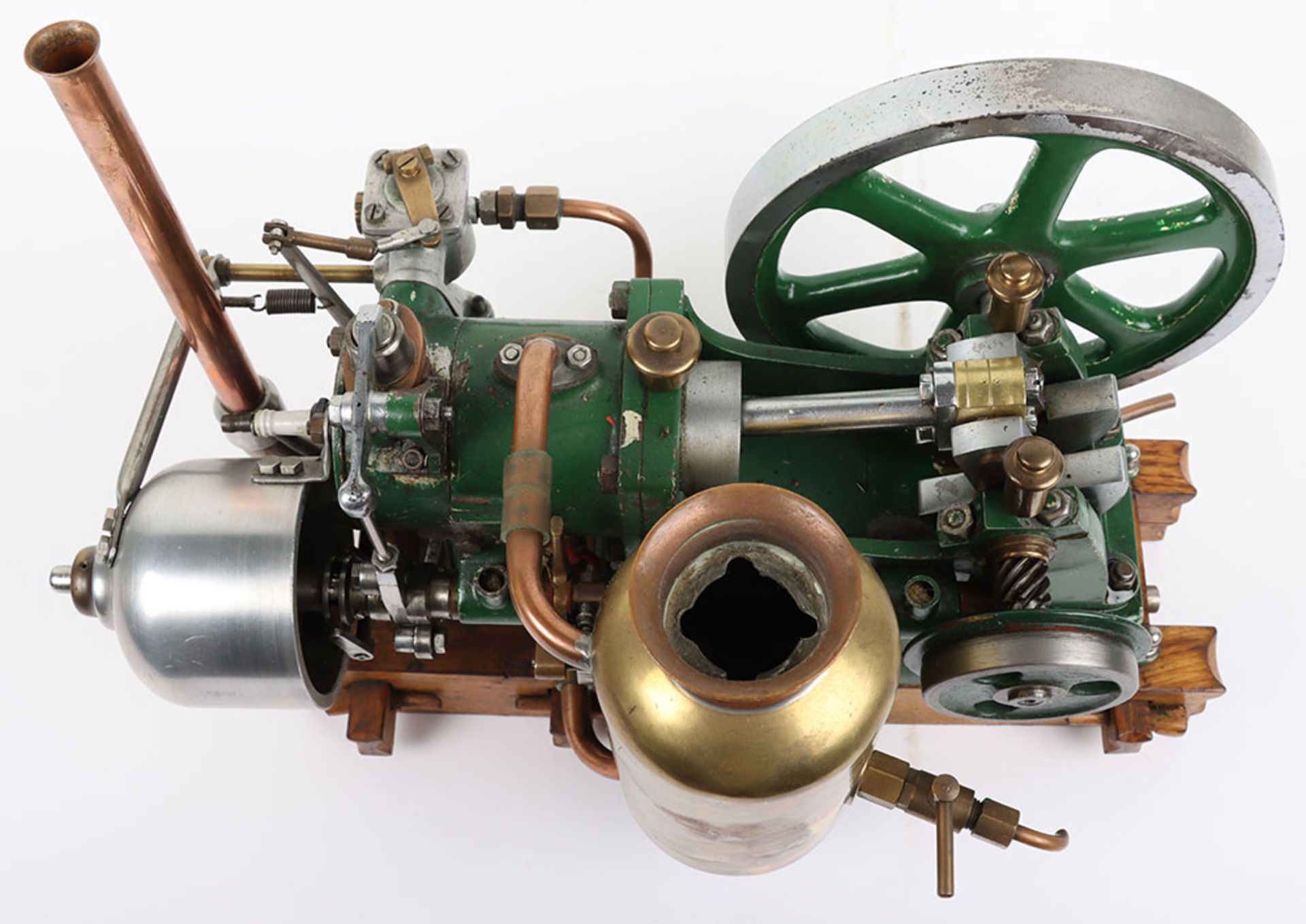An interesting cast iron horizontal single cylinder petrol engine - Image 6 of 6