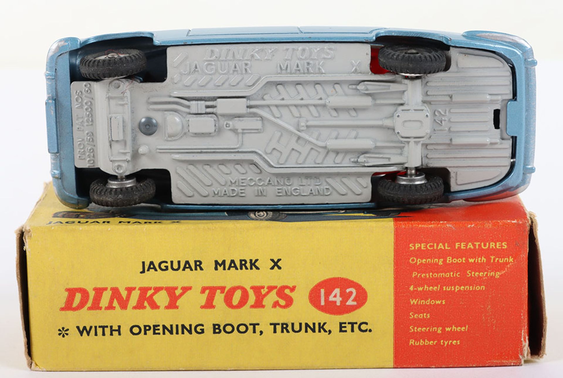 Dinky Toys 142 Jaguar Mark 10 - Image 3 of 3