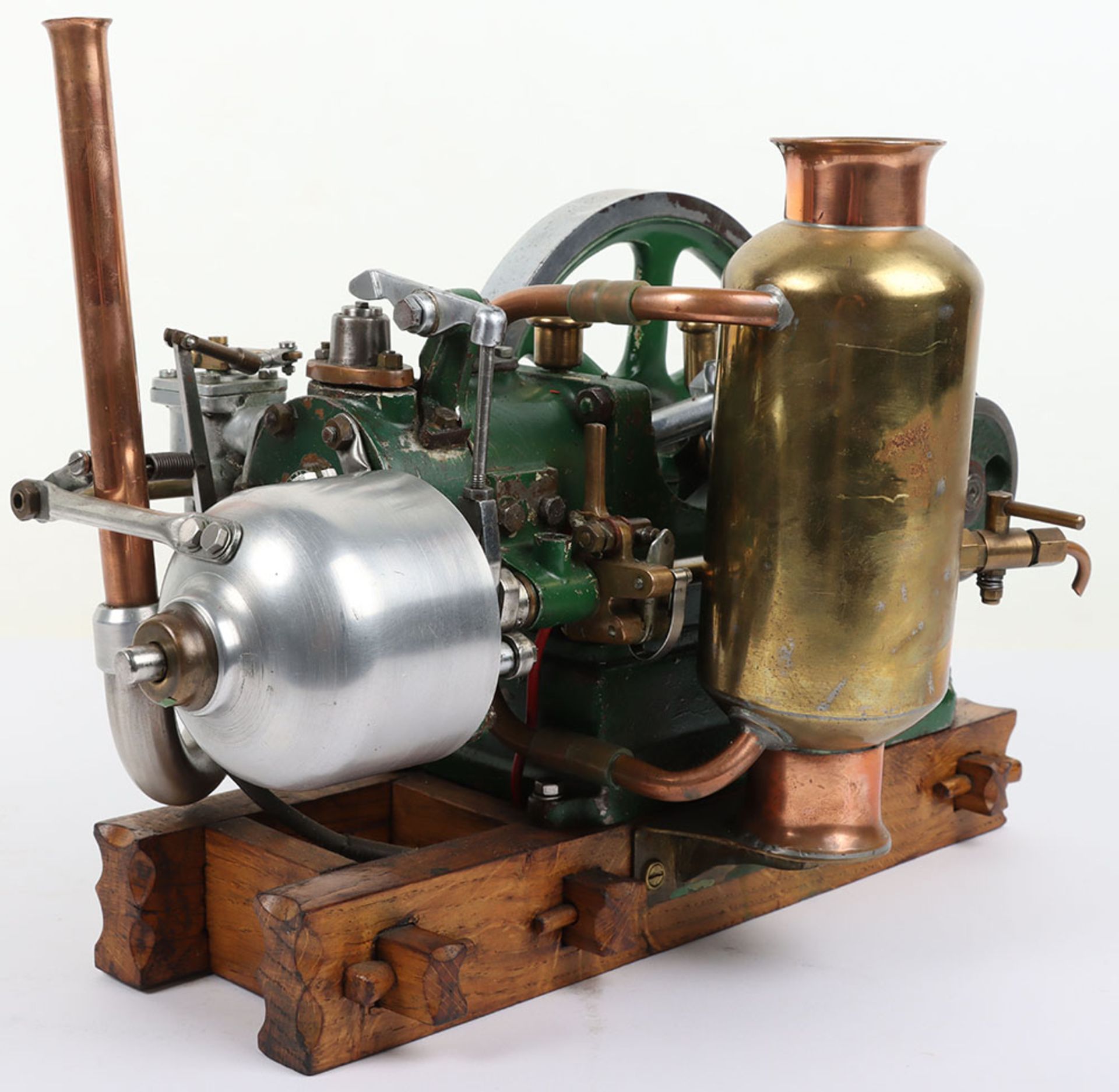An interesting cast iron horizontal single cylinder petrol engine - Image 2 of 6
