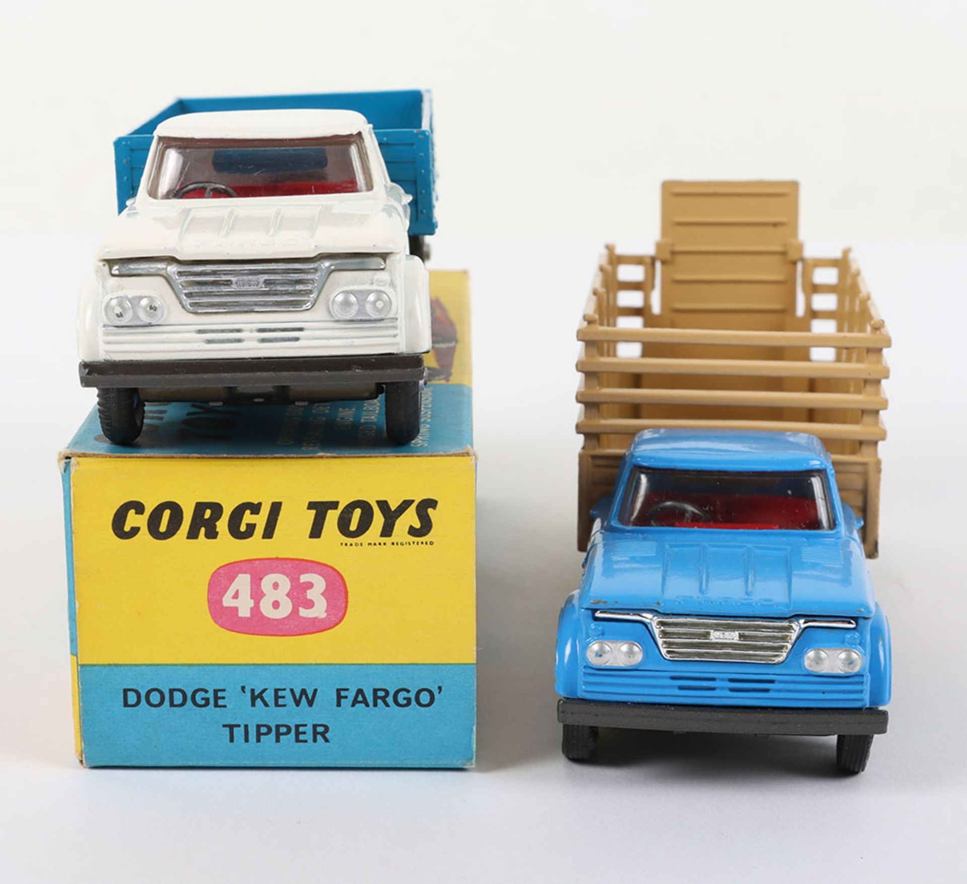 Two Corgi Toys Dodge Kew Fargo Trucks - Bild 3 aus 5