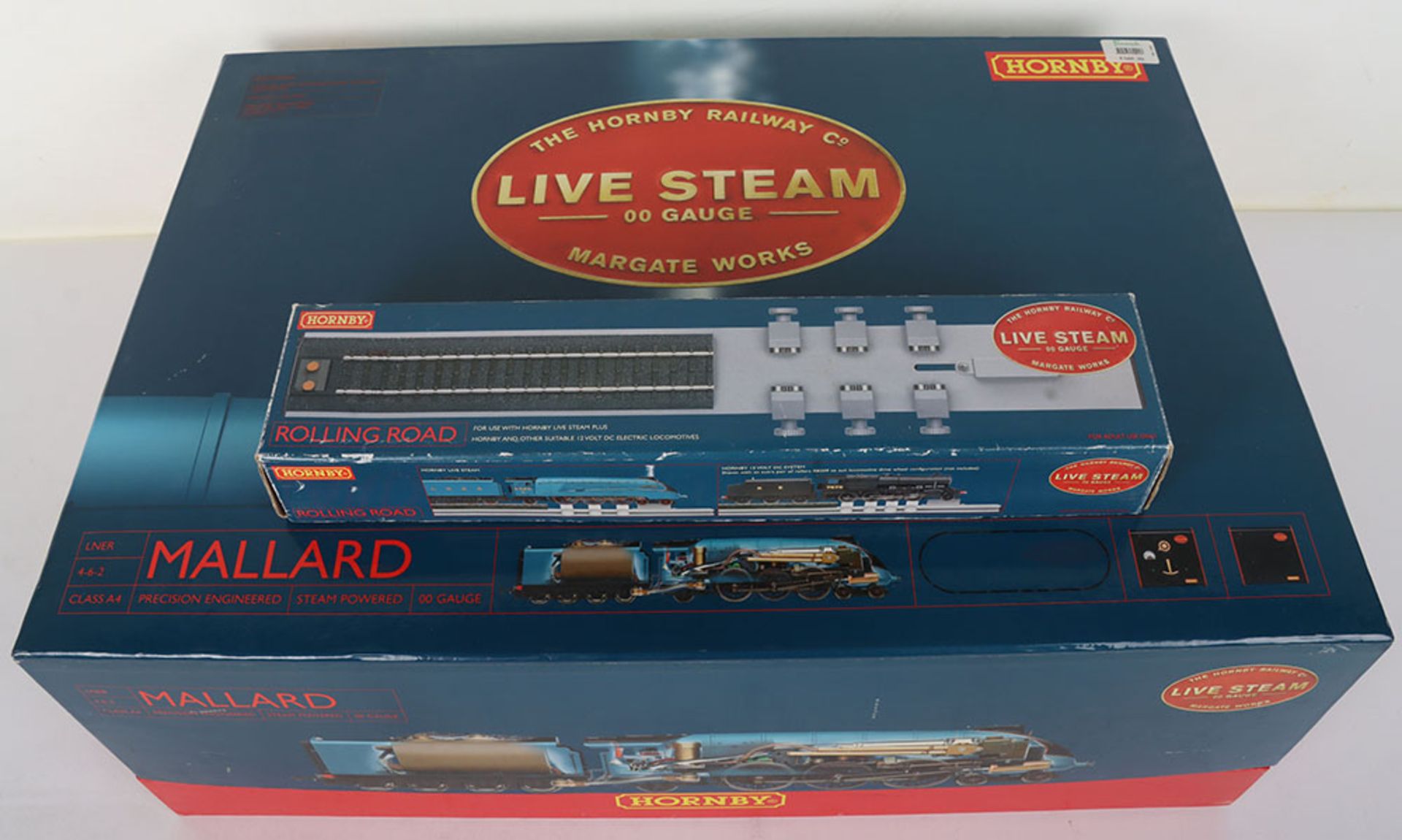 Boxed Hornby R1041 00 gauge 4-6-2 Mallard Train set - Bild 2 aus 4