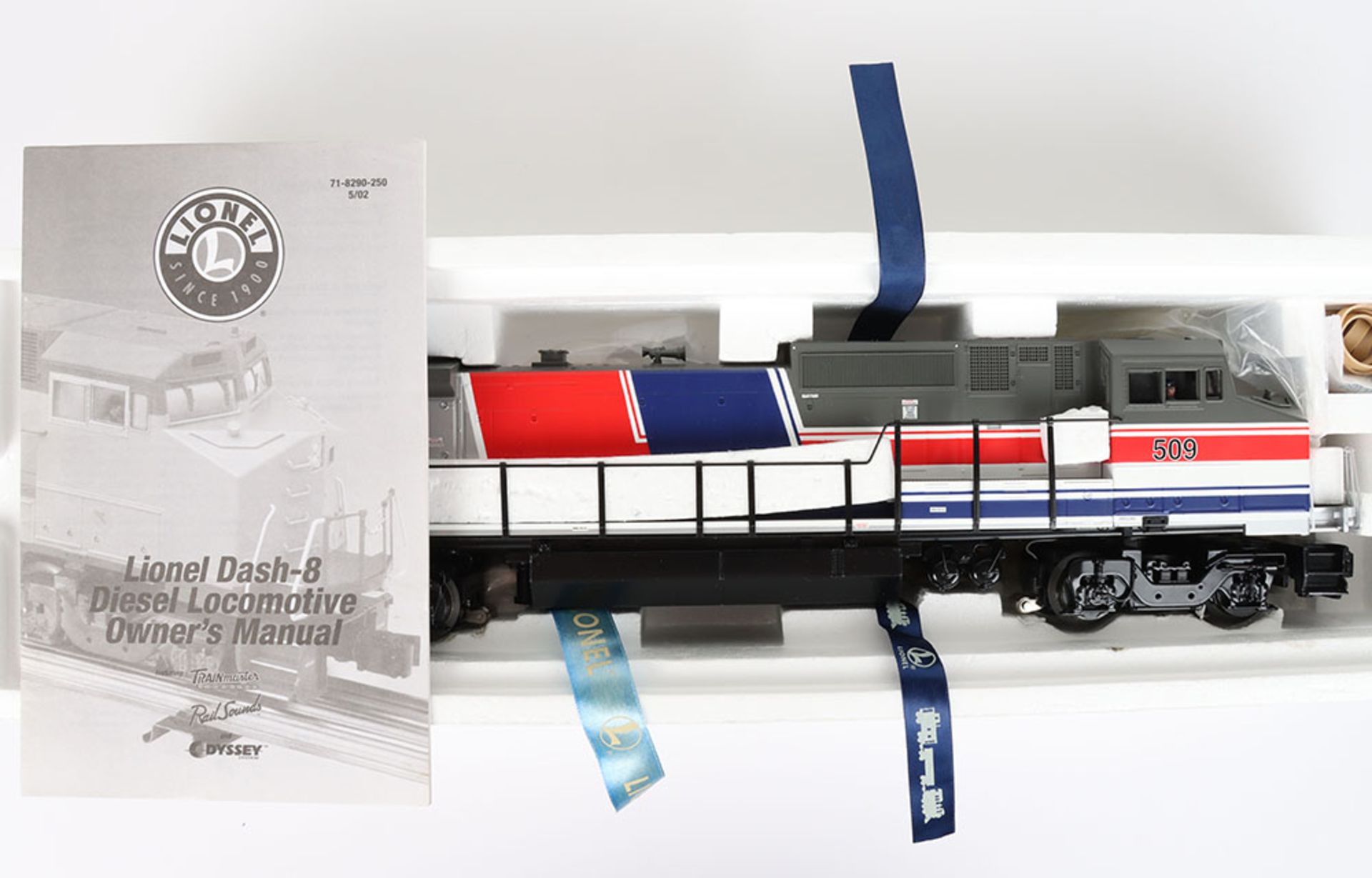 Lionel 0 gauge Dash-8-32 BWH Amtrak diesel locomotive - Image 3 of 3