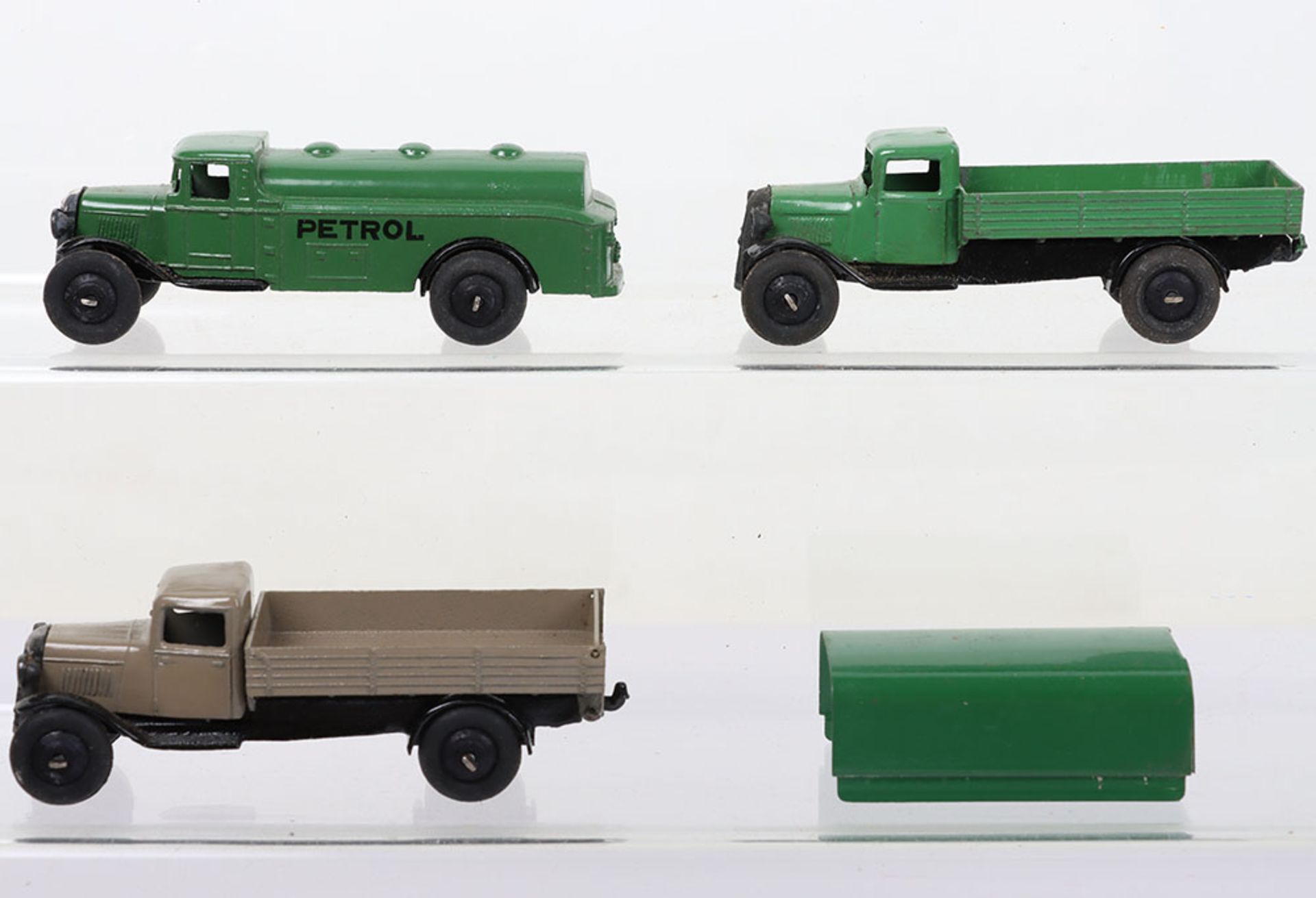 Three Dinky Toys Post War 25 series models - Image 2 of 3