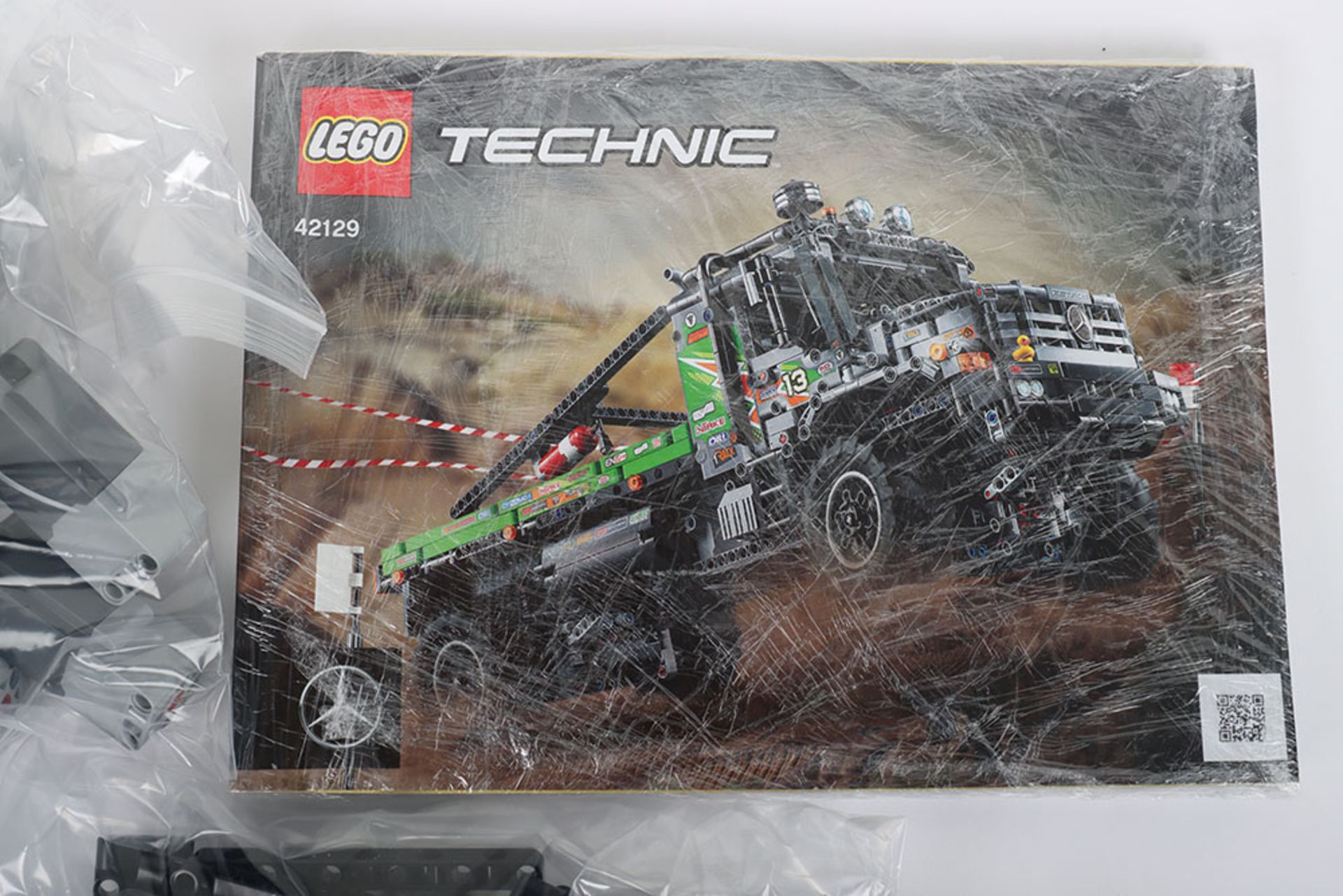 Lego Technic 4 x 4 Mercedes Benz Zetros Trial RC Truck - Bild 2 aus 2