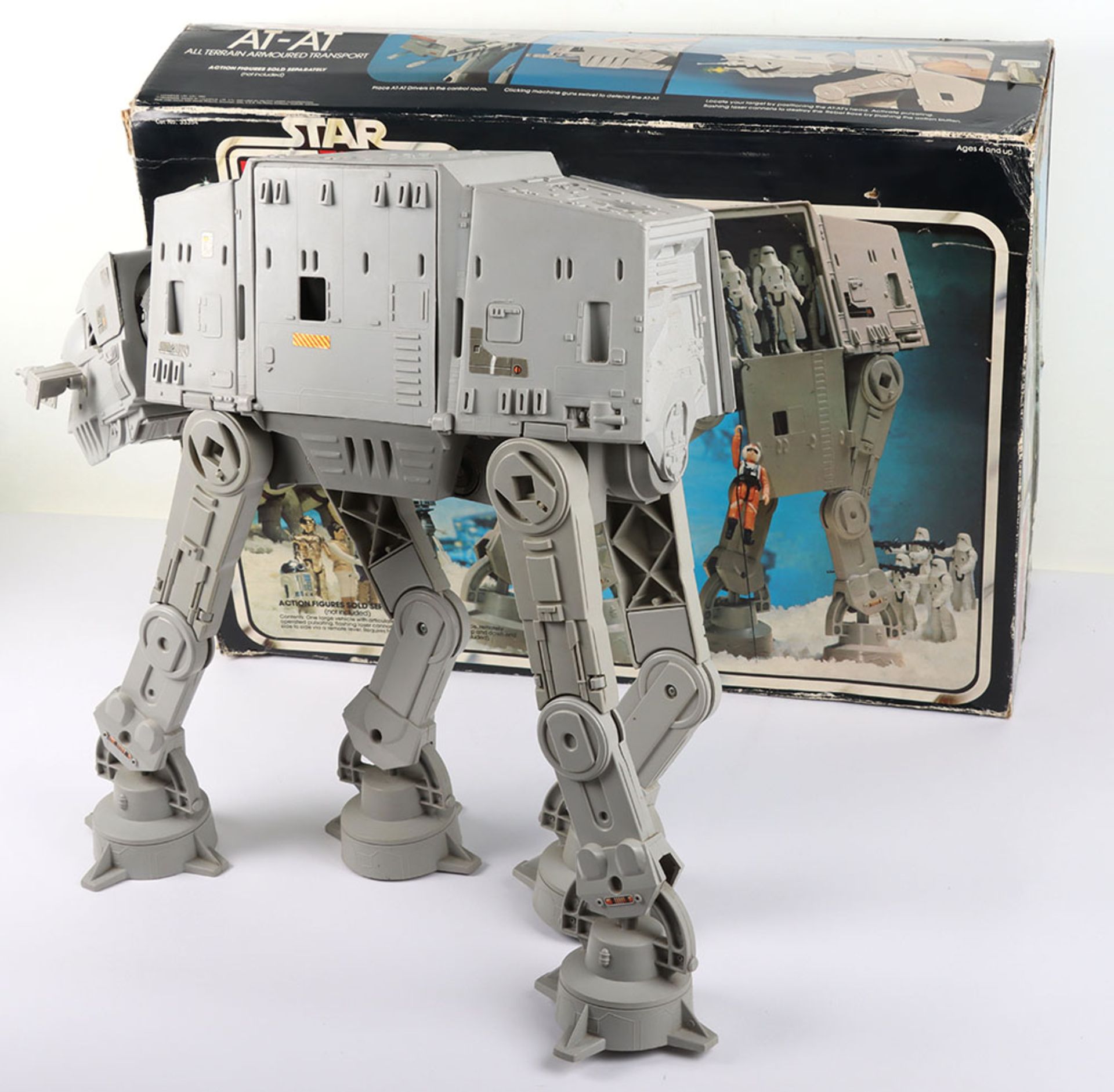 Palitoy Vintage Boxed Star Wars ‘The Empire Strikes Back’ AT-AT All Terrain Armoured Transport - Image 4 of 10