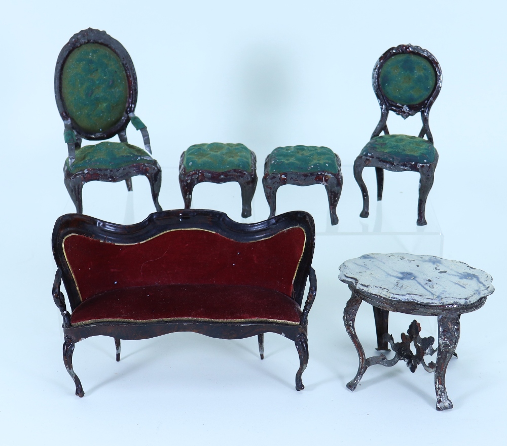 LOT DE MEUBLES ANCIENS POUR POUPEES MIGNONNETTES LOT DE MEUBLES ANCIENS POUR POUPEES MIGNONNETTES