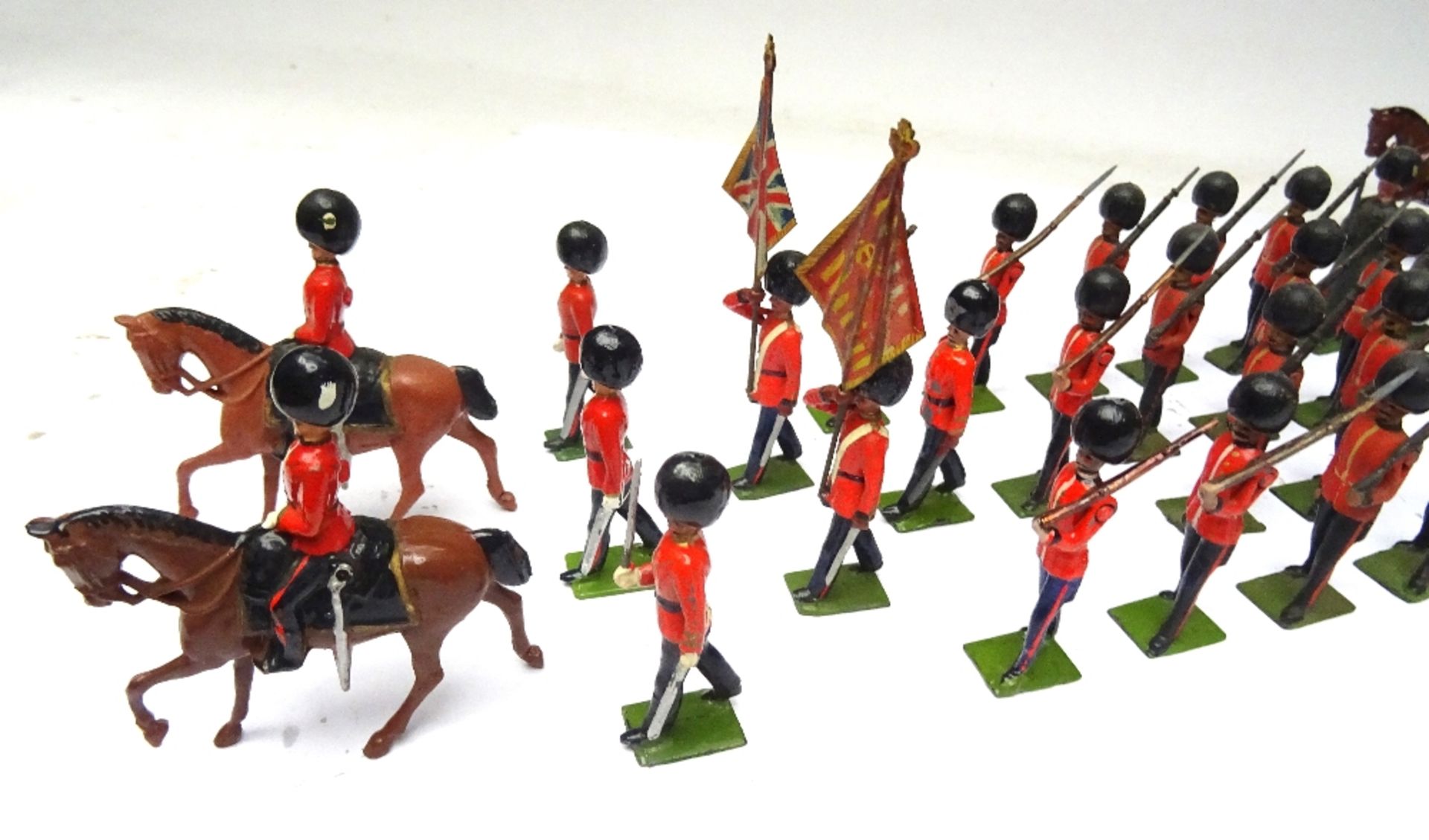 Britains Foot Guards set 2083 Welsh Guards - Image 5 of 6