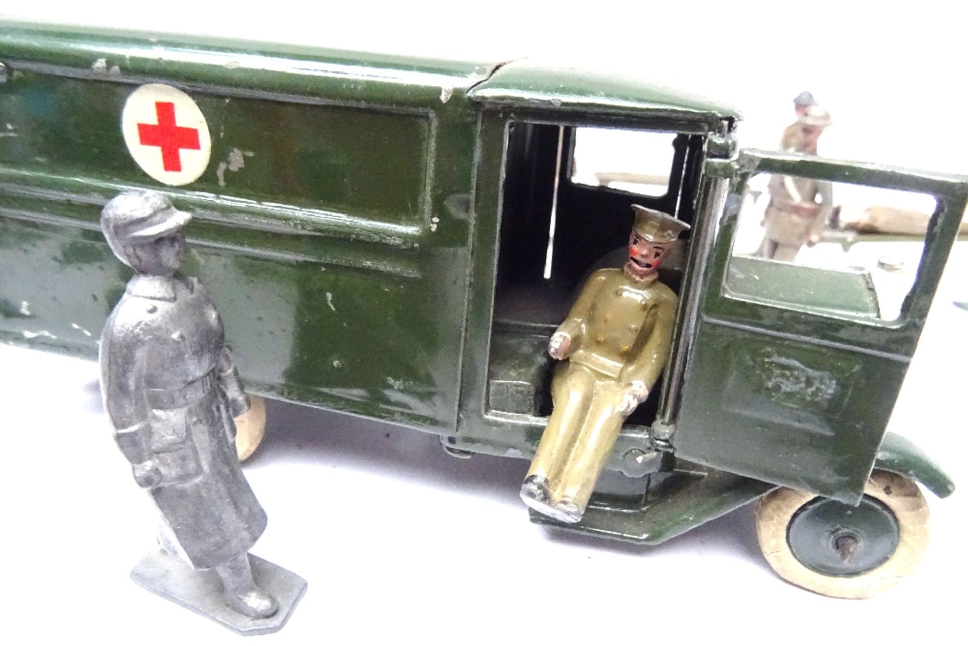 Britains set 1512 Army Motor Ambulance - Image 2 of 7