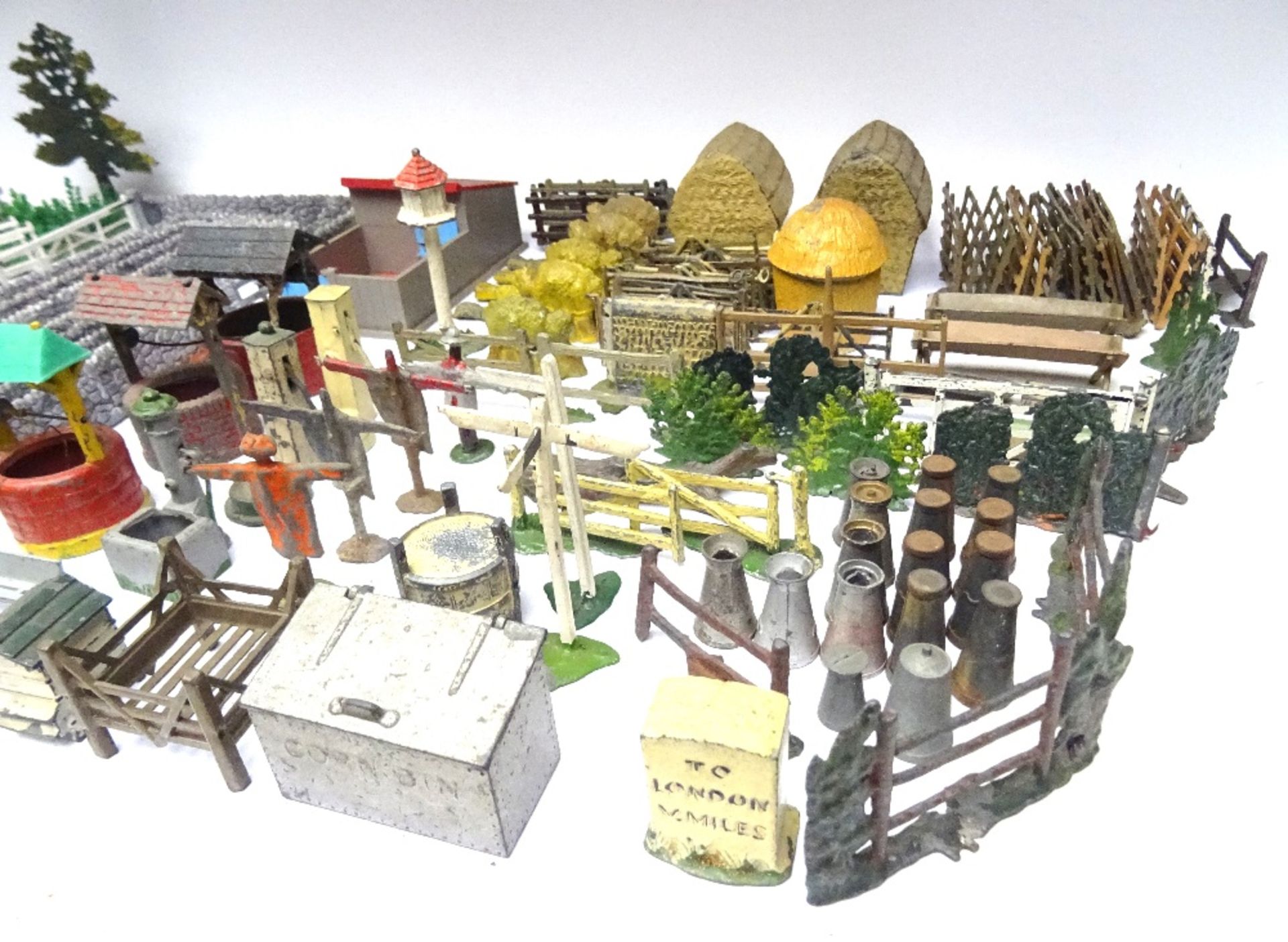 Britains and other Farm Accessories - Image 2 of 4