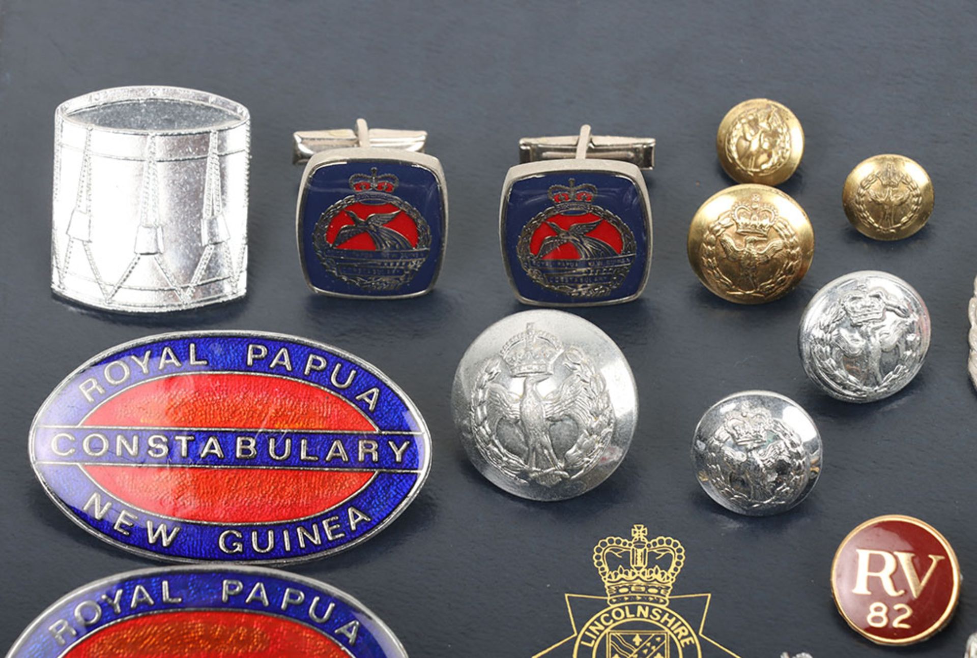 Royal Papua & New Guinea Constabulary Badges - Image 4 of 5