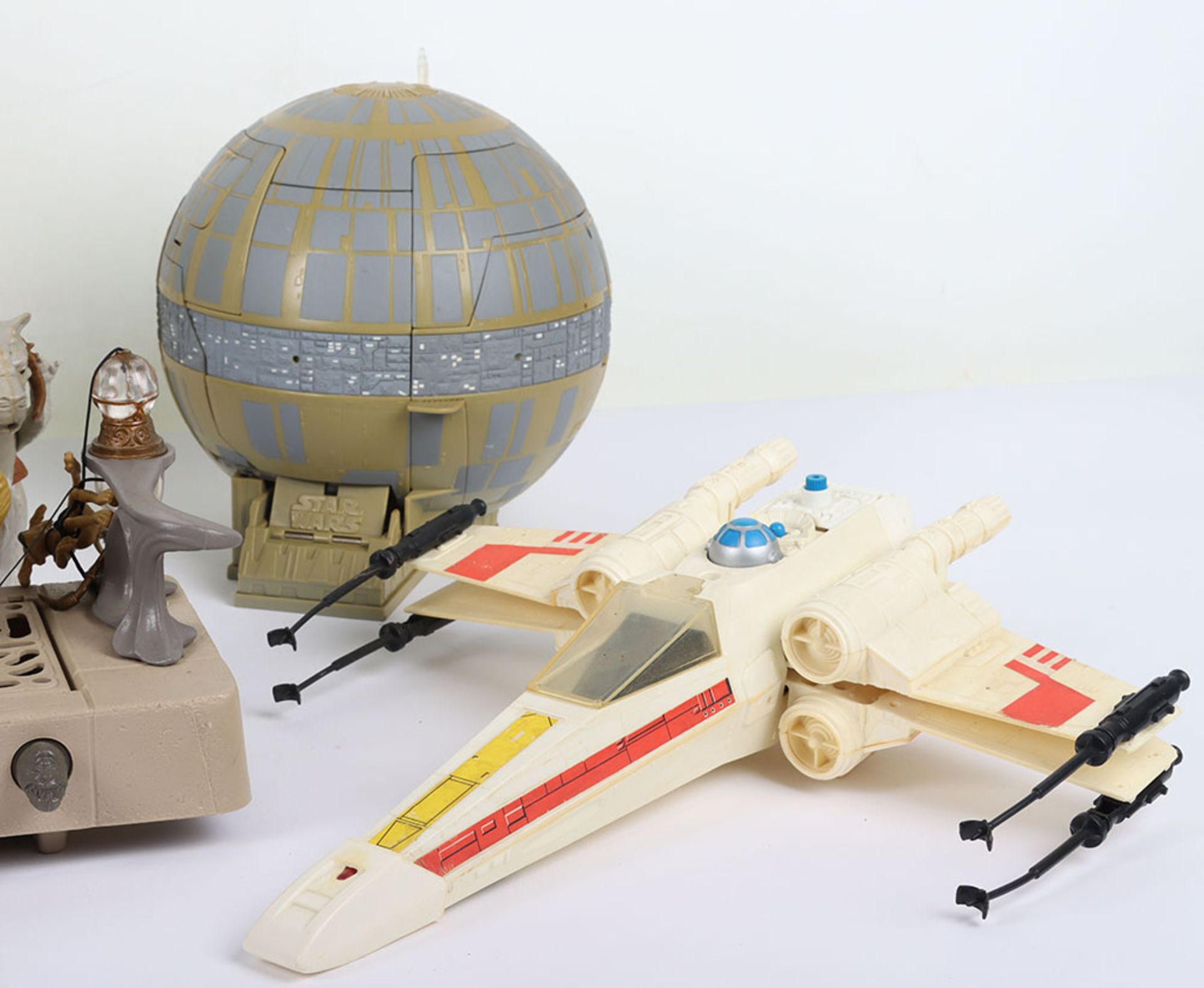 A Quantity of Vintage Star Wars Vehicles - Bild 3 aus 4