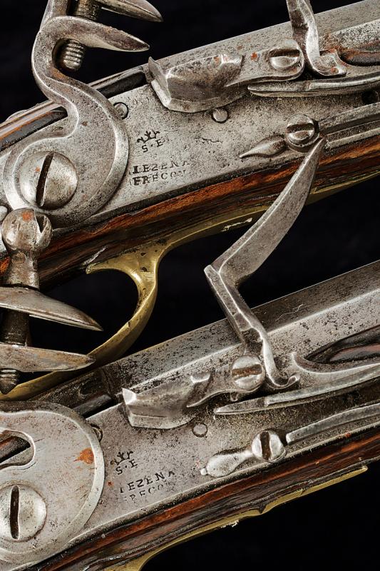 A rare 1733 pattern pair of flintlock 'Maréchaussée' officer's pistol - Image 2 of 5