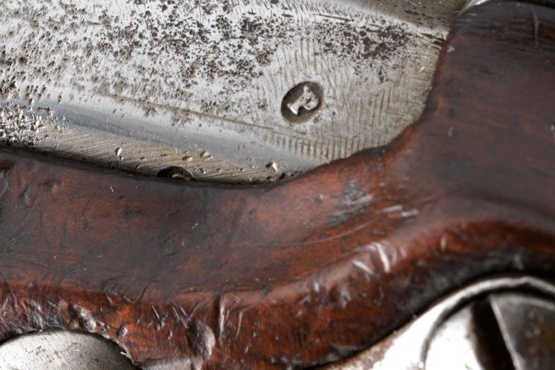 A pair of officer's flintlock pistols - Image 7 of 9