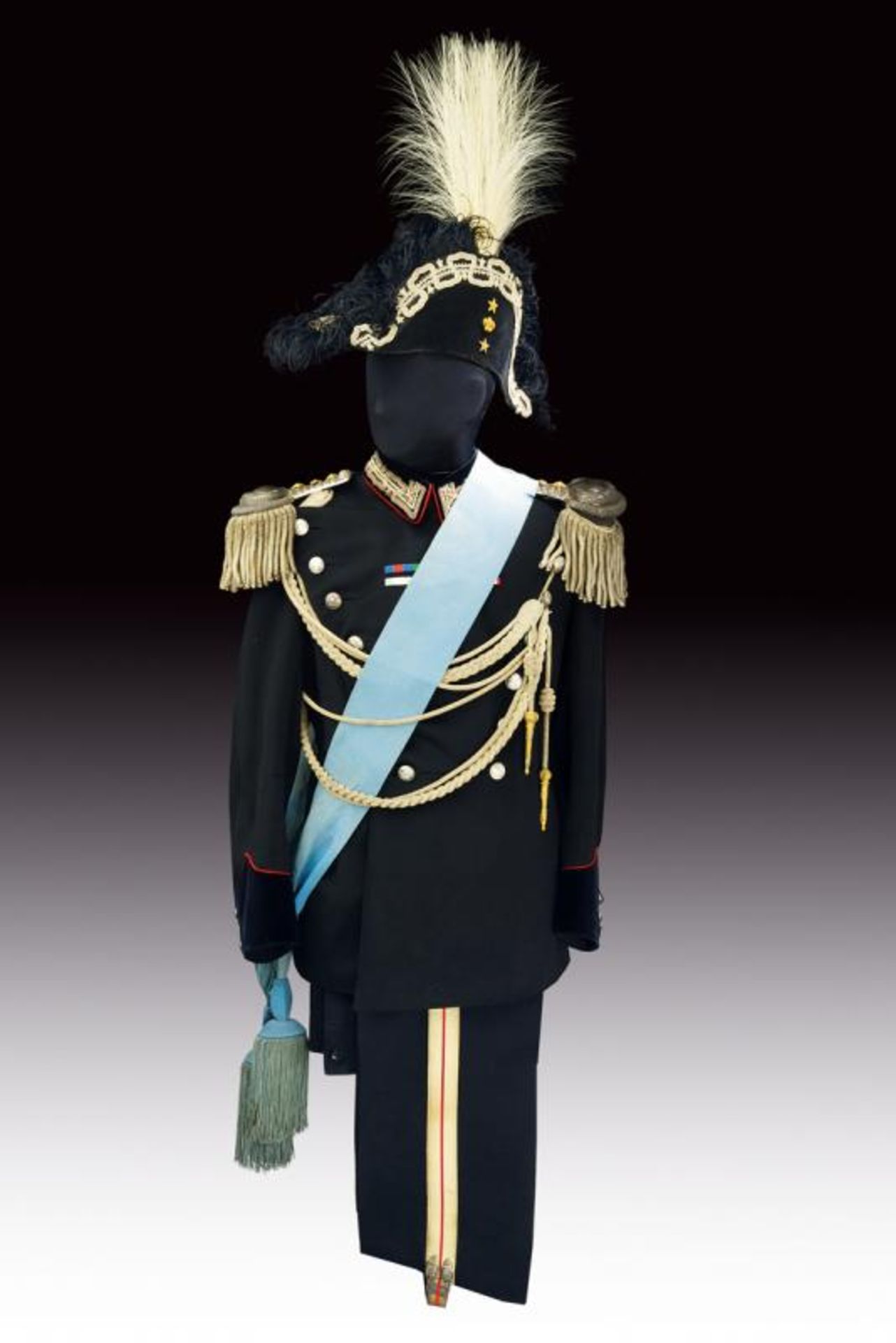 A complete uniform with bicorn of a Lieutenant General in command - Image 13 of 13