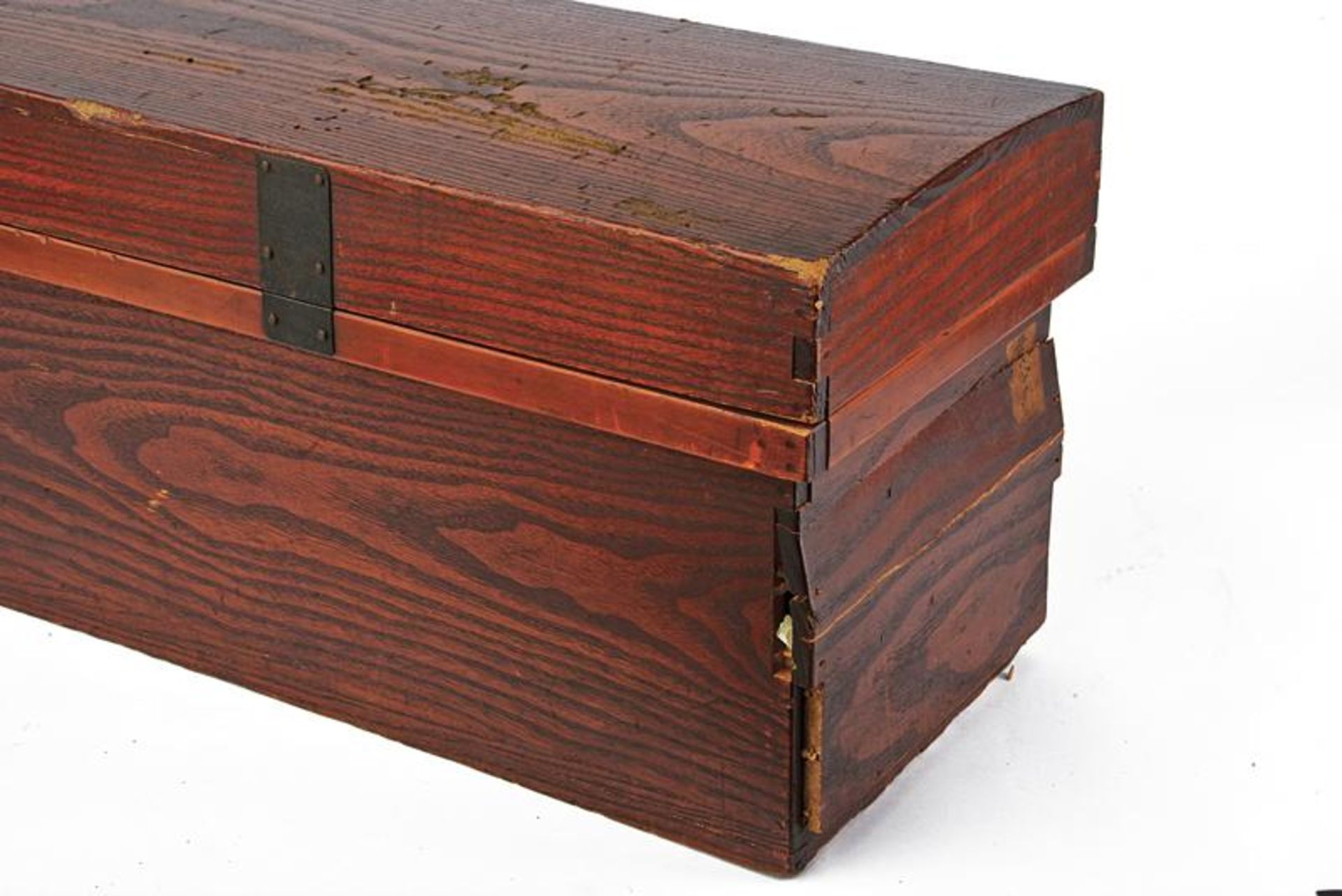 A large wooden storage case for cold weapons - Bild 4 aus 5