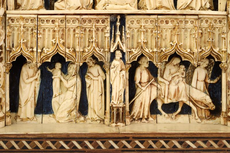 An extraordinary sculpted triptych with scenes from Christ's life - Image 10 of 11