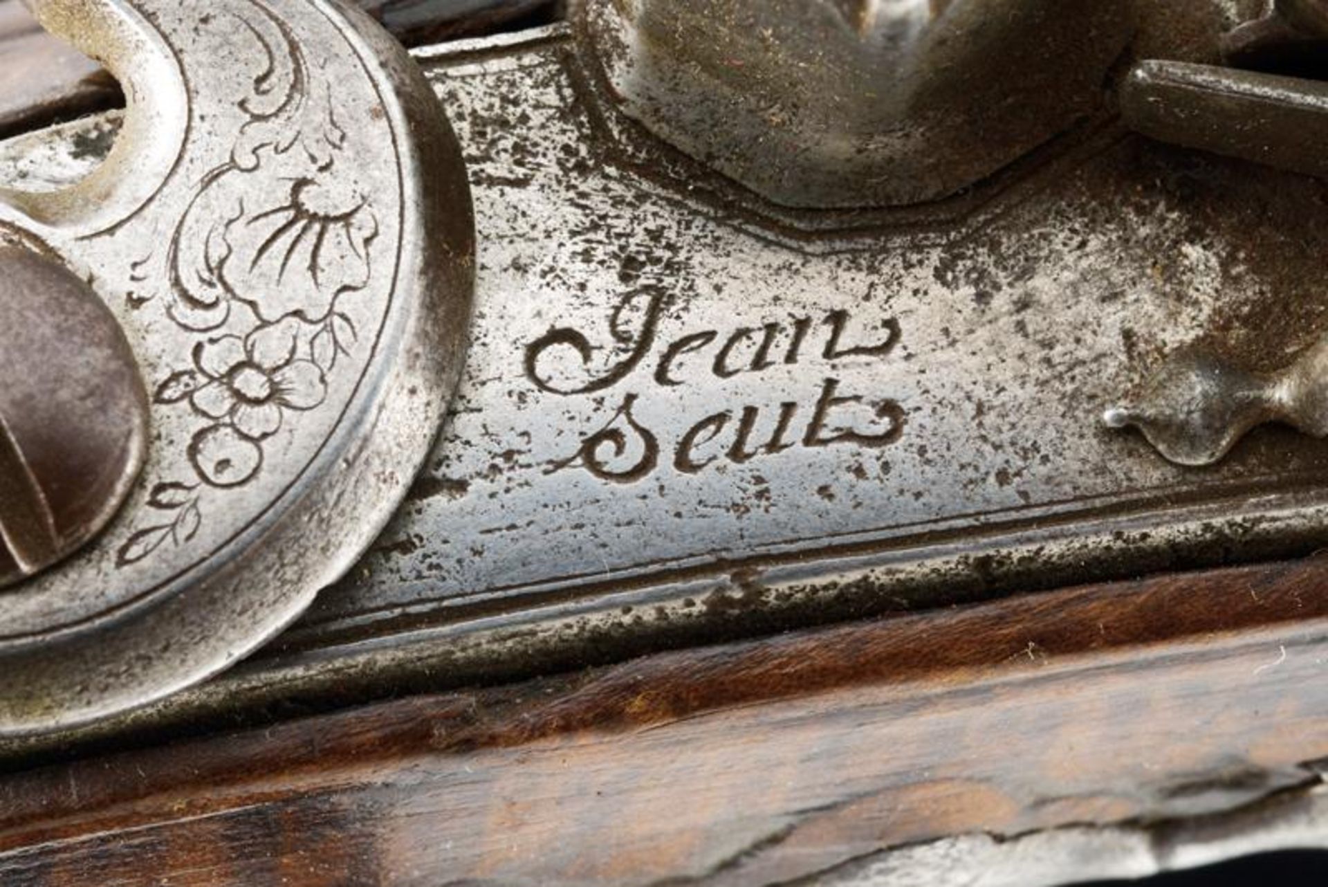 A flintlock pistol by Jean Seuts (Seux) - Bild 5 aus 9
