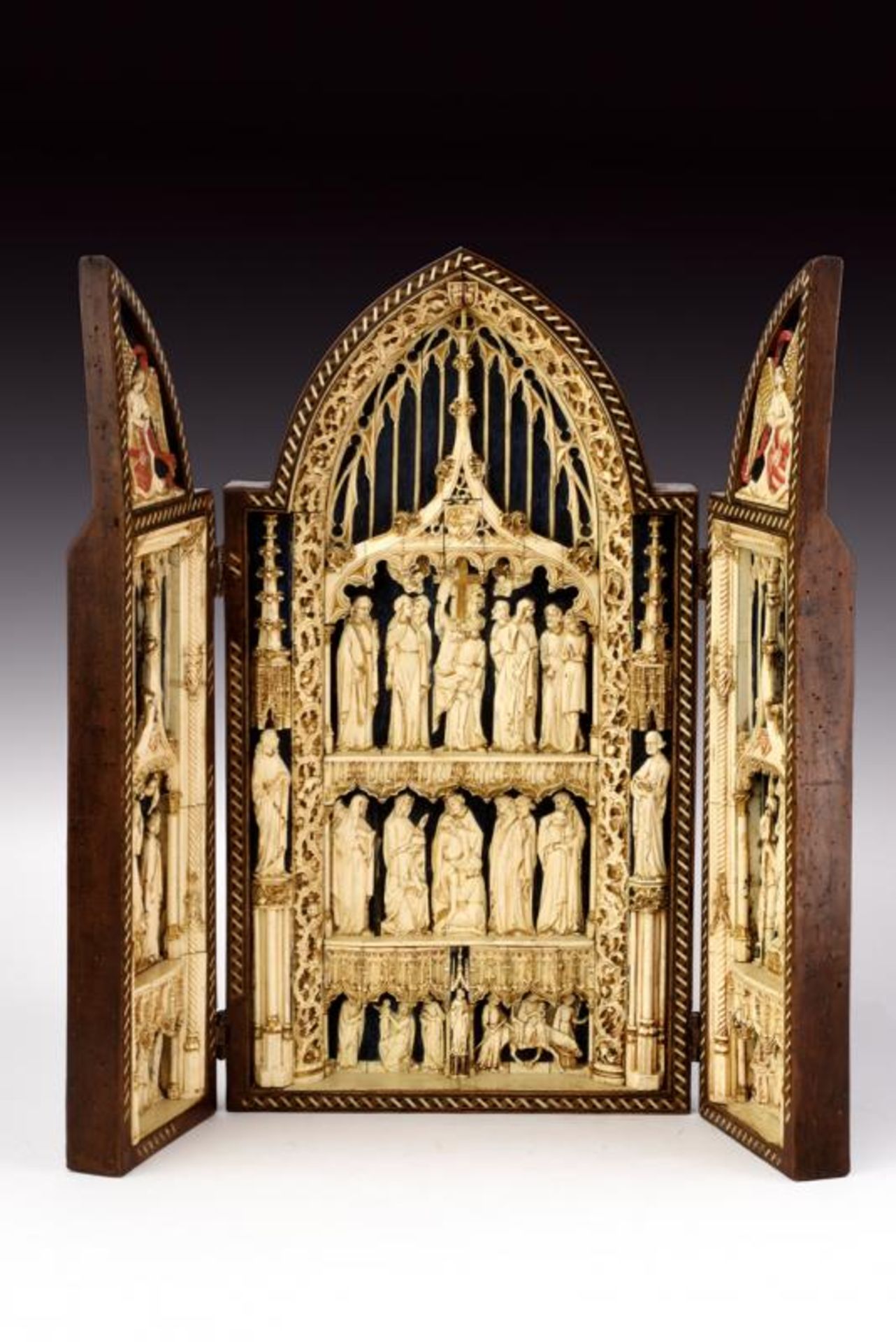 An extraordinary sculpted triptych with scenes from Christ's life - Bild 9 aus 11
