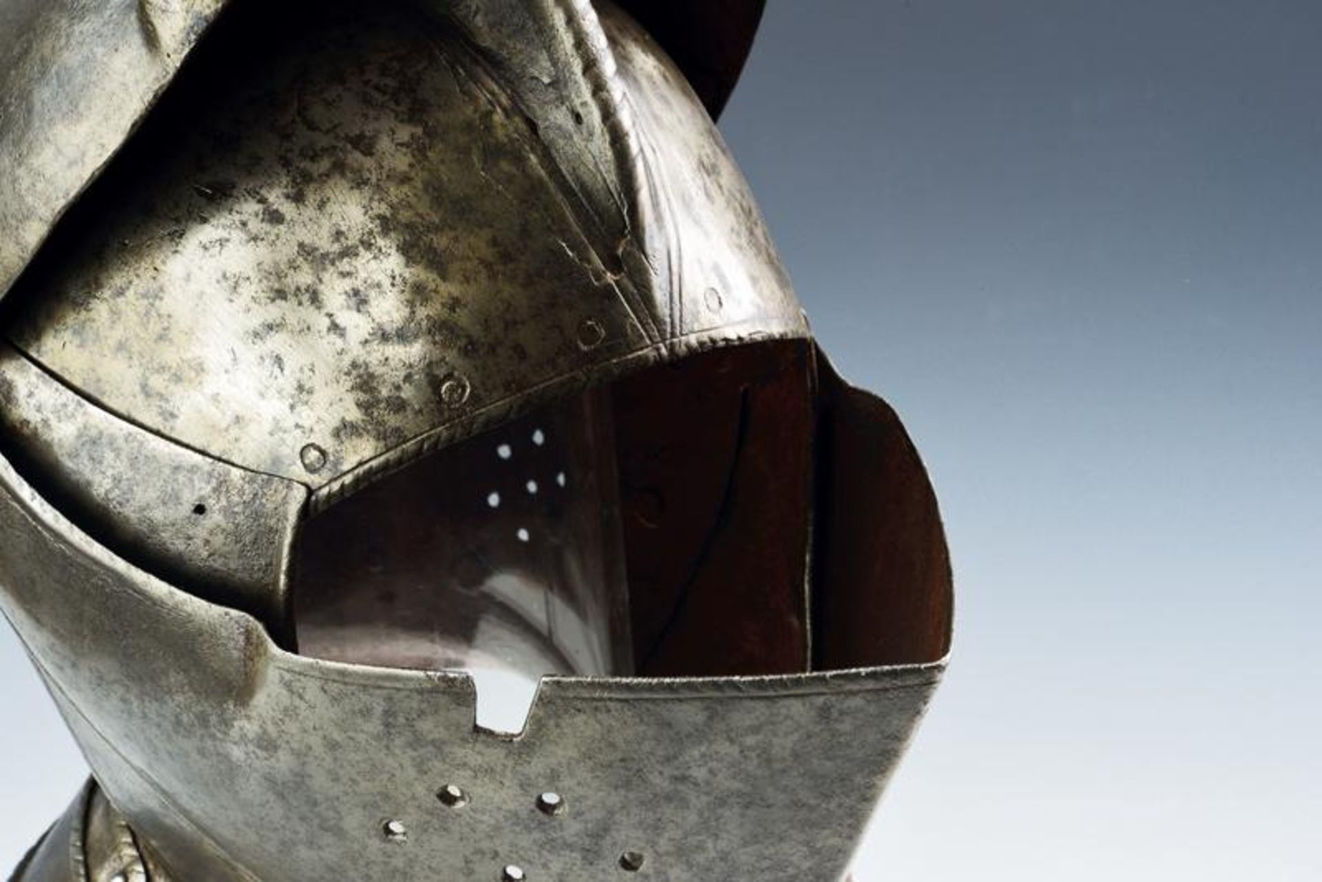 An interesting cavalry helmet - Bild 4 aus 9