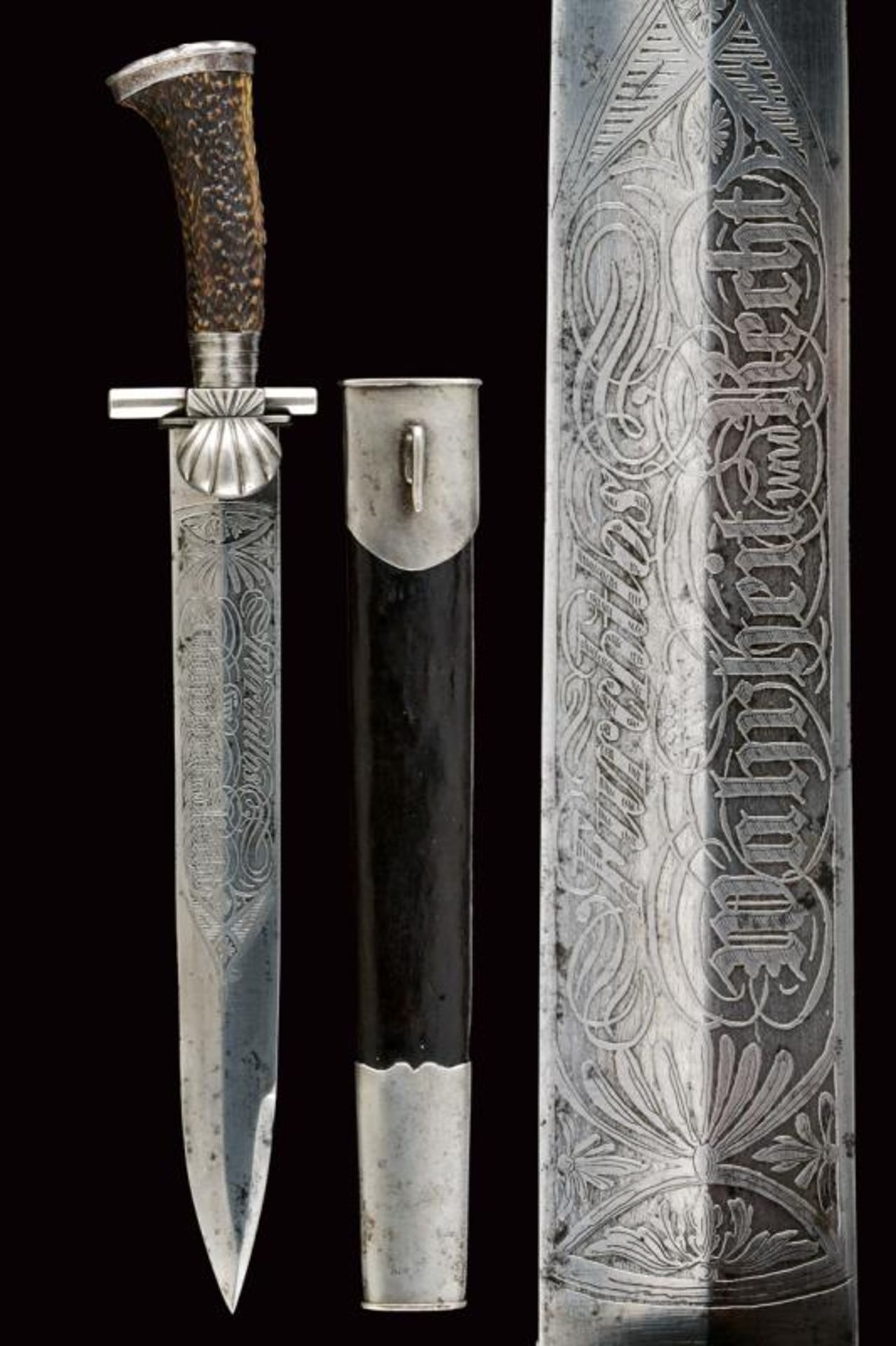 A rare hunting knife with inscriptions inspired by Revolutionary movements