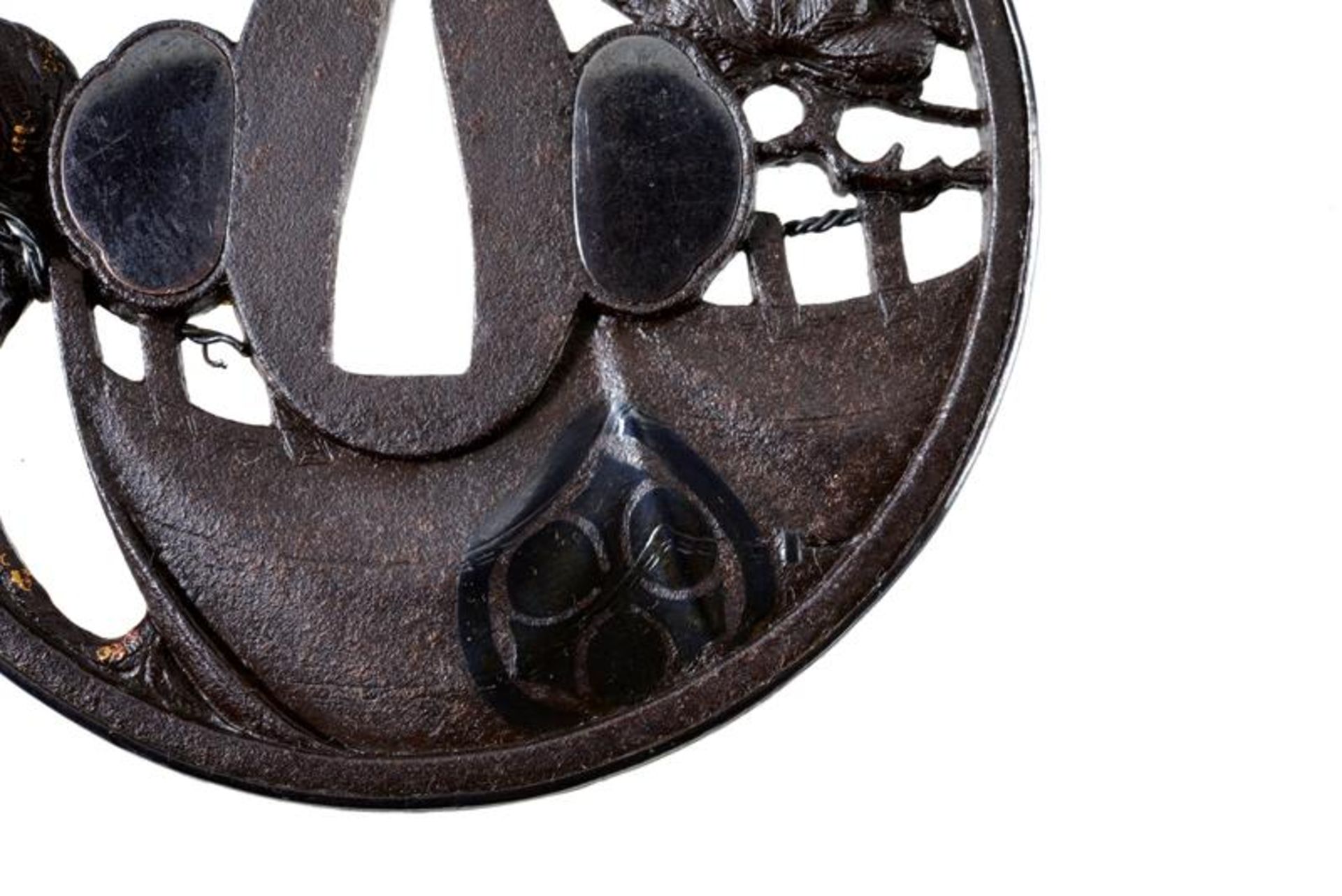 A very fine tsuba with a field tent of the Shoami school - Image 3 of 4