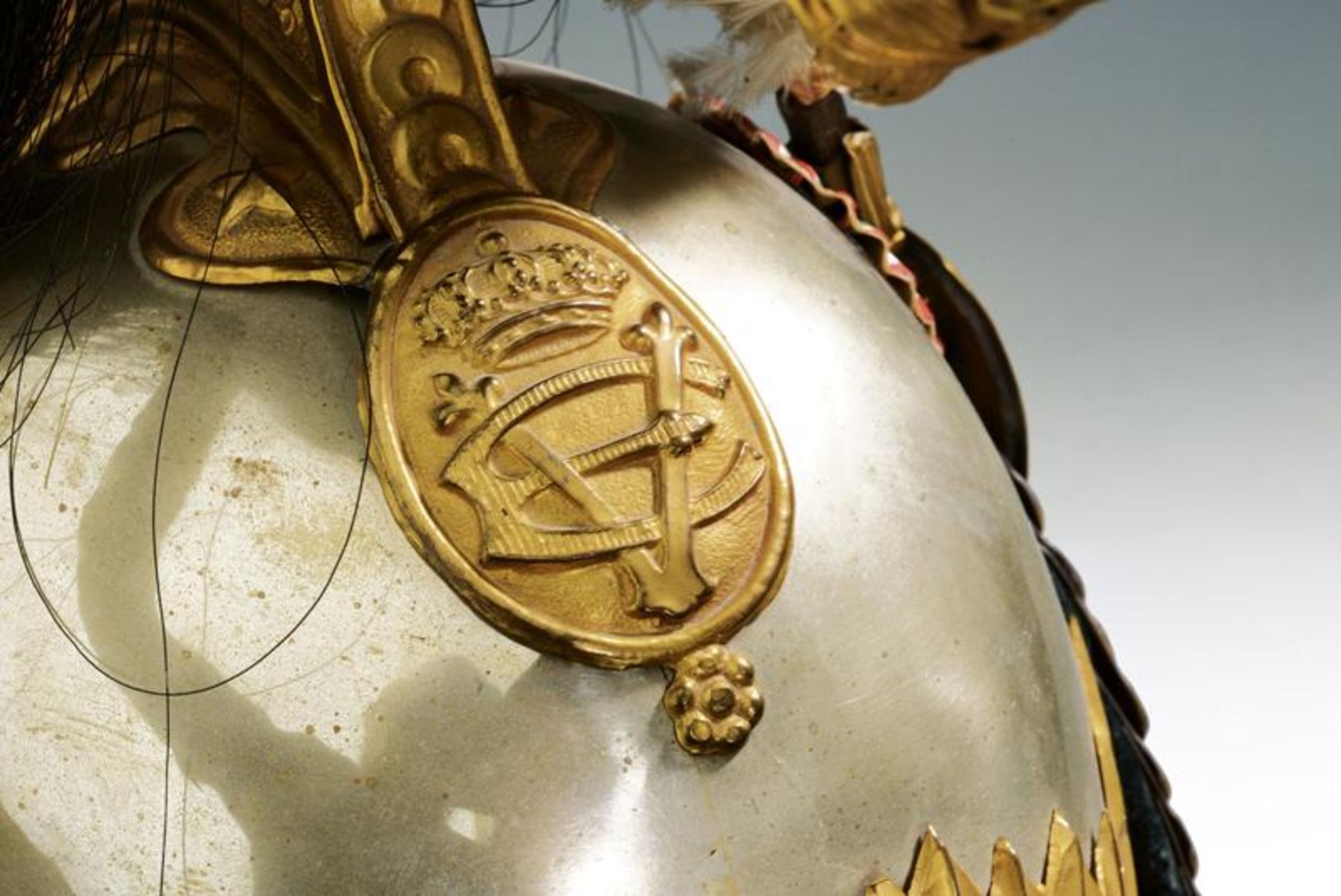 A beautiful cuirassier officer's helmet - Bild 2 aus 6