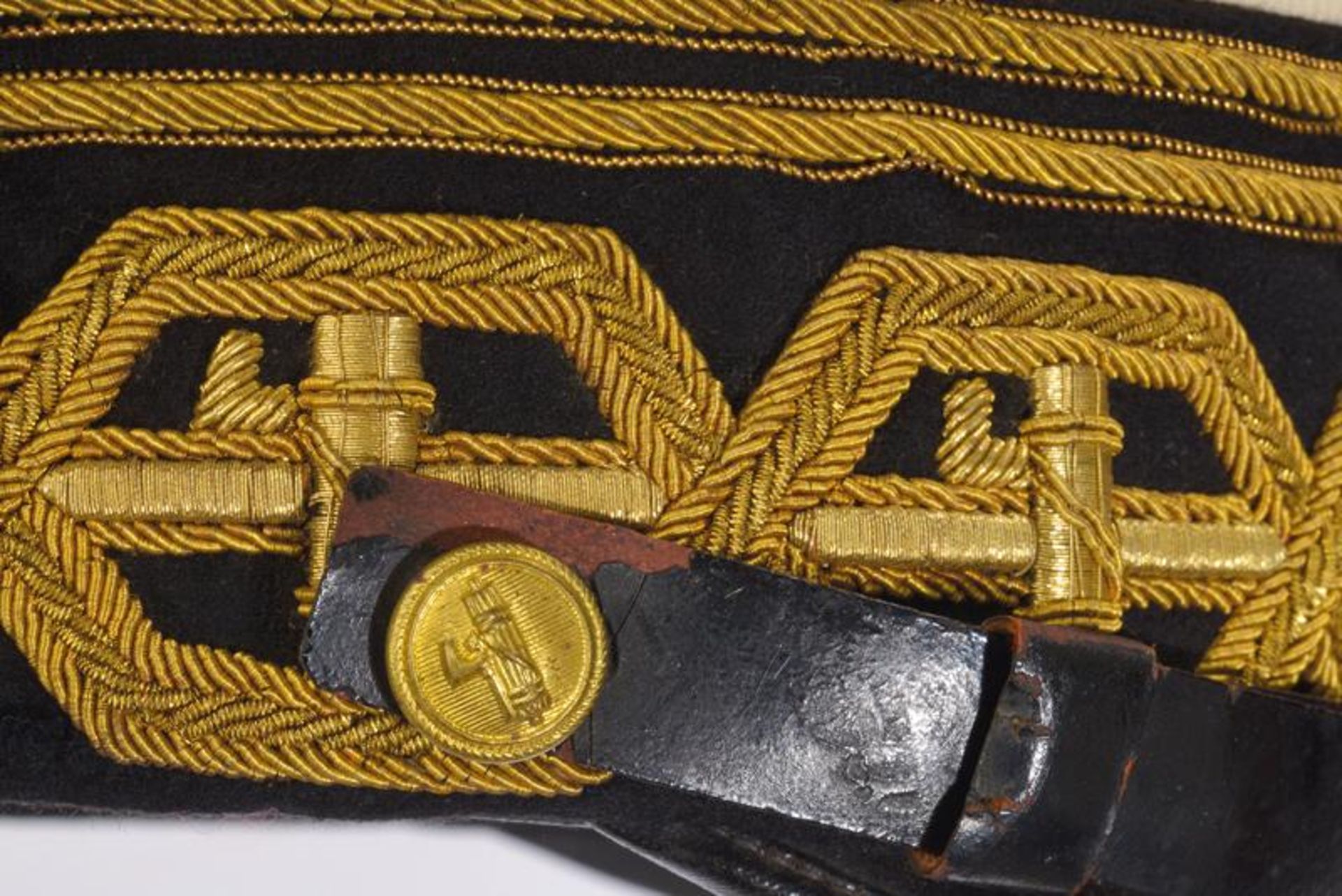 A lieutenant general's MVSN cap of Luigi Russo - Bild 2 aus 4