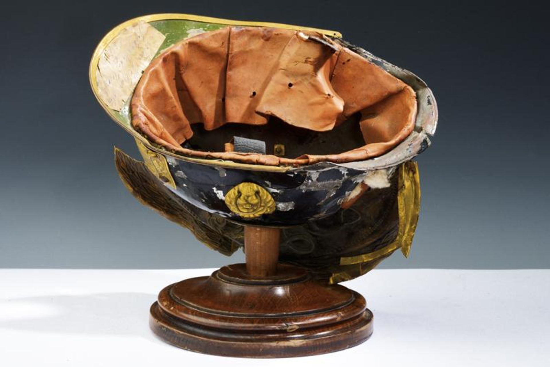 Rests of an 1848/49 model Chevauleger officer's helmet - Bild 4 aus 4
