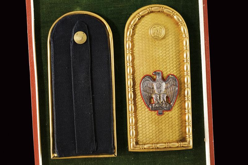 A pair of MVSN general's shoulder boards of Luigi Russo - Image 3 of 4