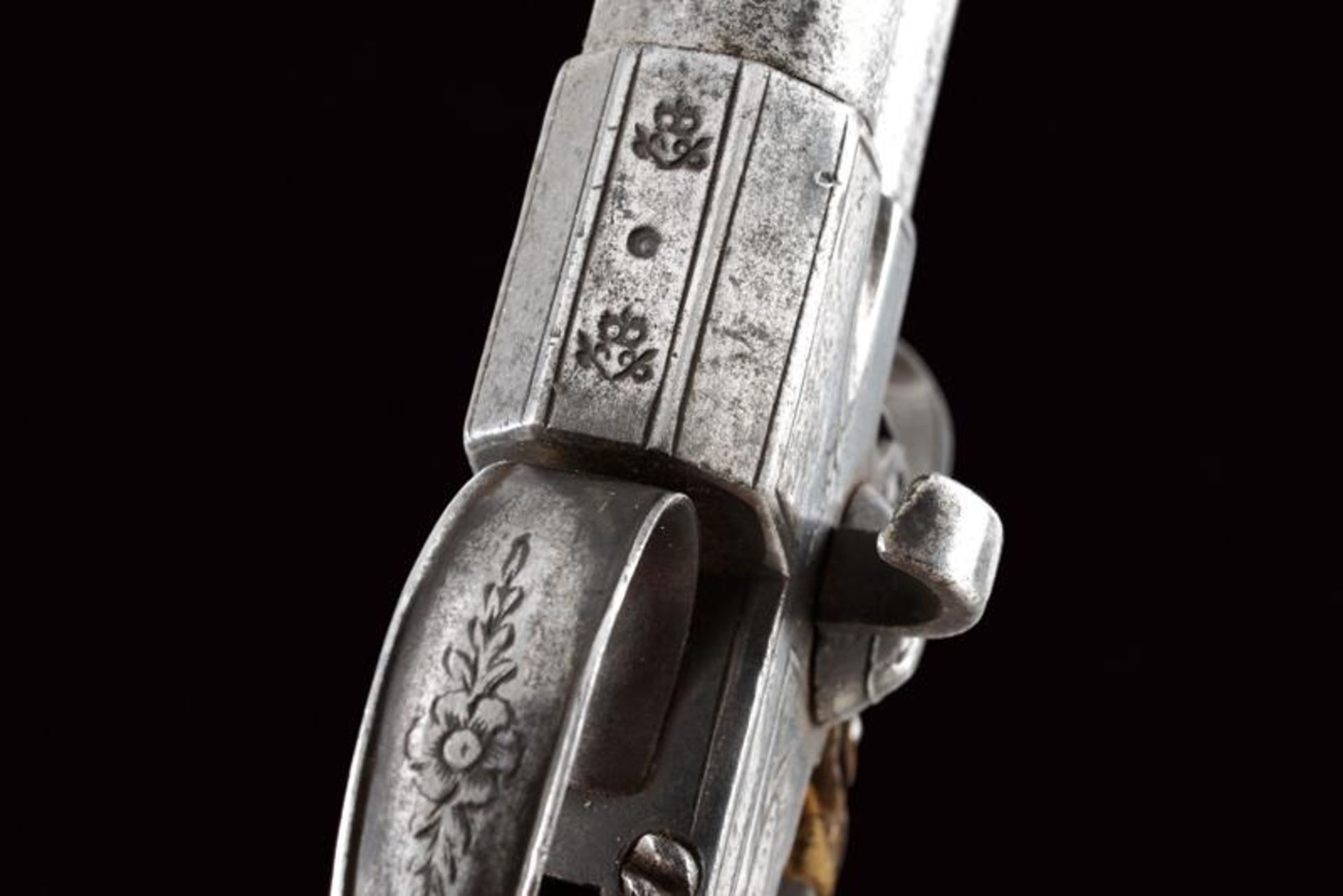 An over-and-under-barreled flintlock pocket pistol by Dutton - Bild 4 aus 7
