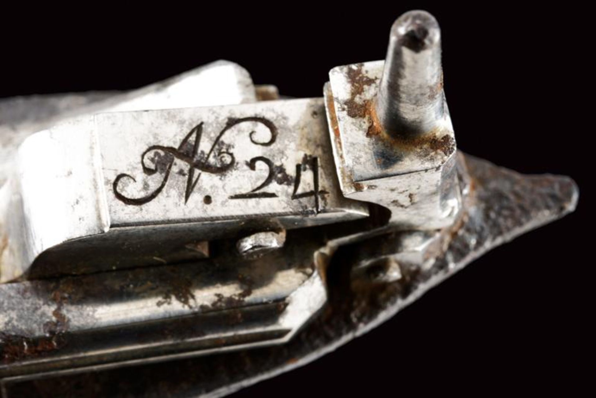 An elegant Roman style flintlock with remains of signature - Bild 5 aus 8