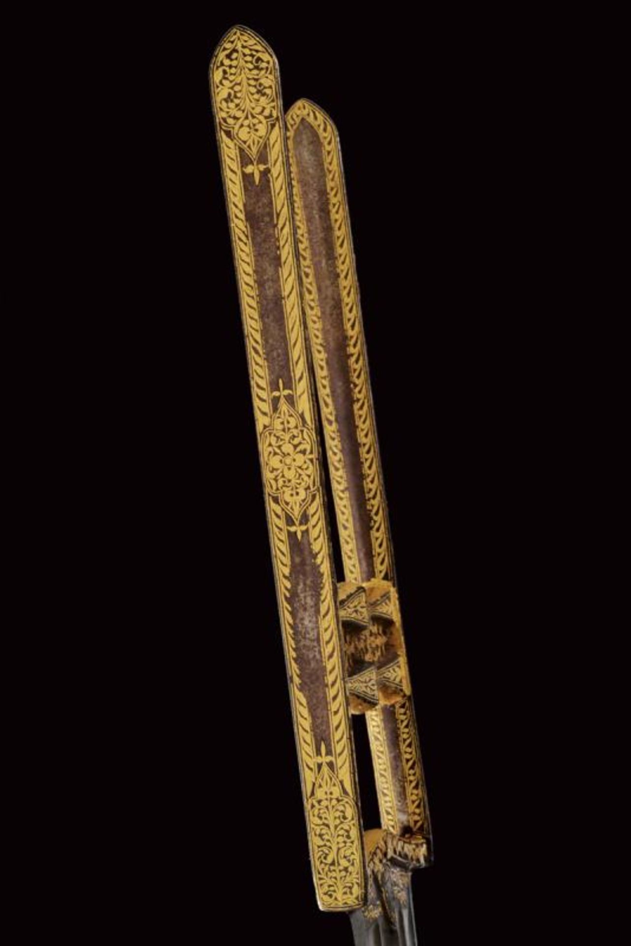 An interesting and extremely rare katar with inscriptions - Image 4 of 11