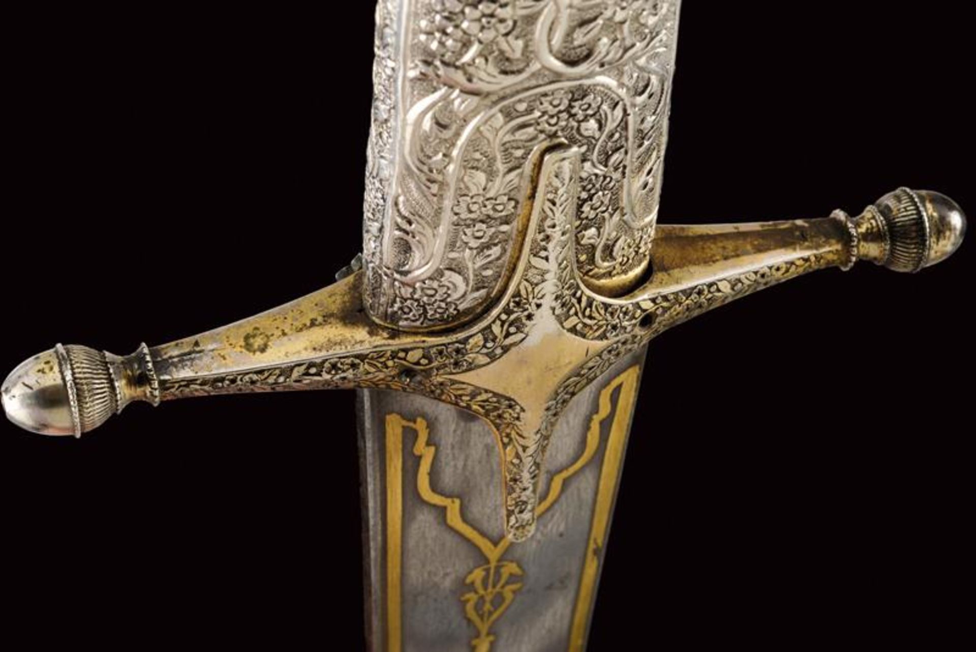 An exceptional silver-mounted pala decorated with stones - Image 21 of 32