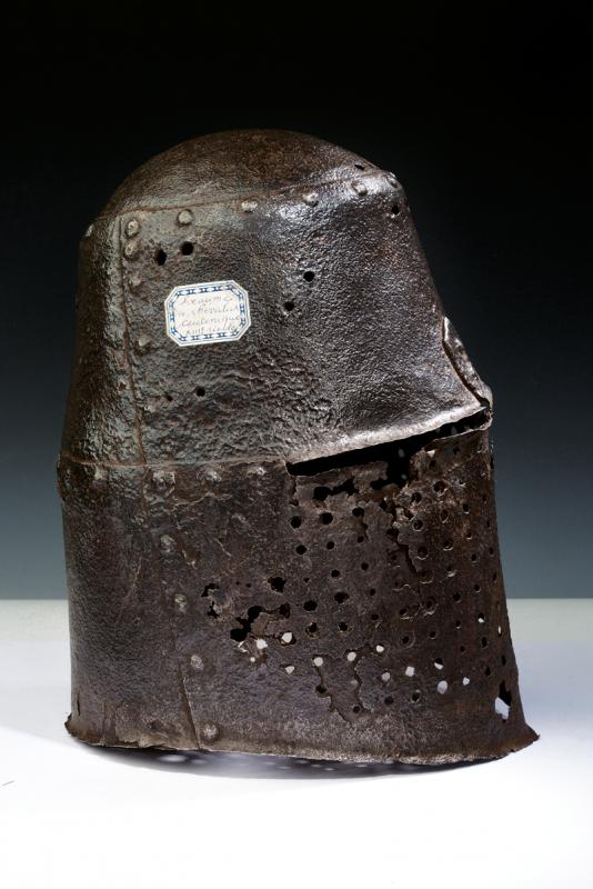 An extremely rare great helm for a knight - Image 3 of 11