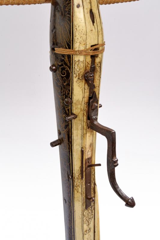 A rare and interesting crossbow - Image 6 of 9