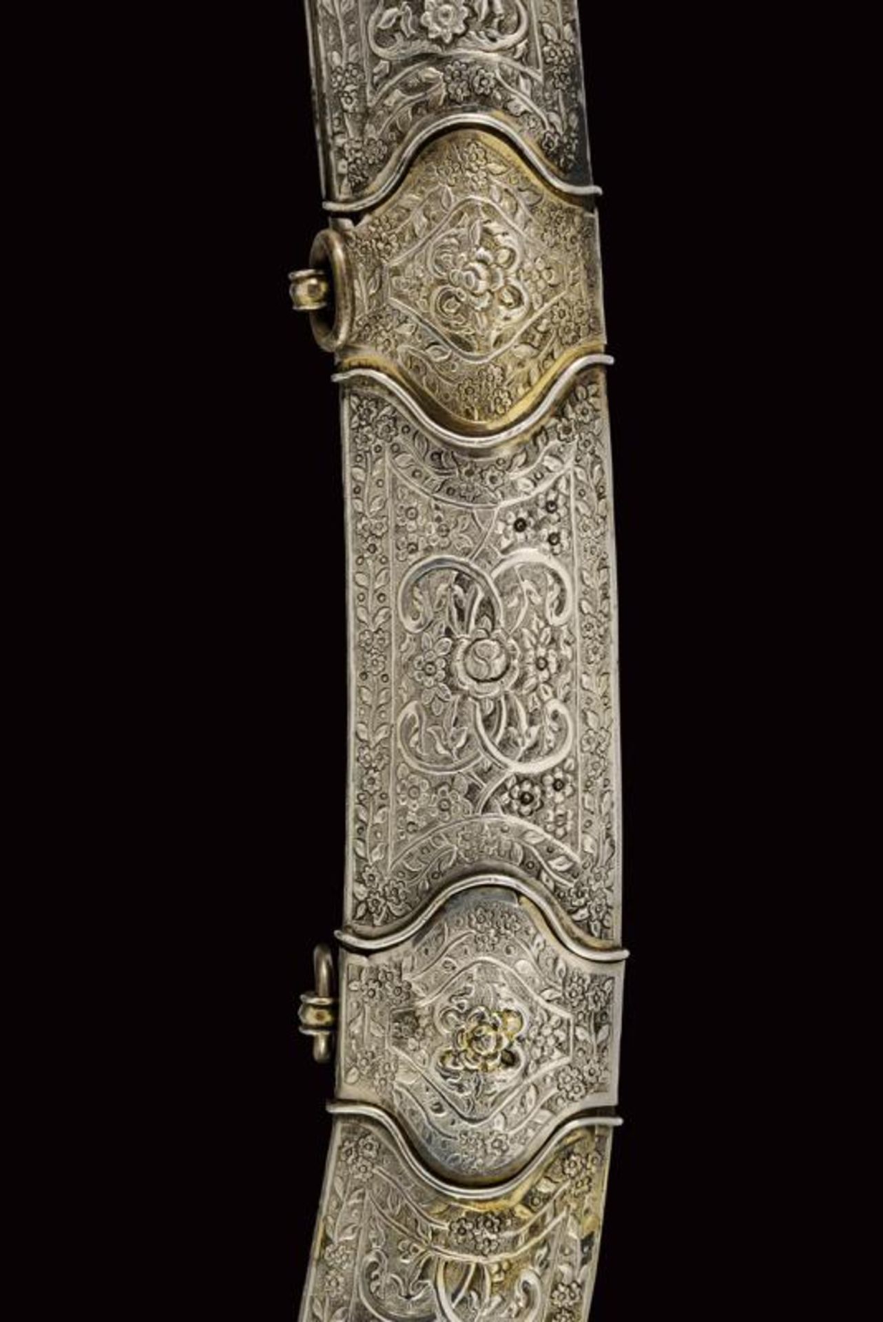 An exceptional silver-mounted pala decorated with stones - Image 23 of 32