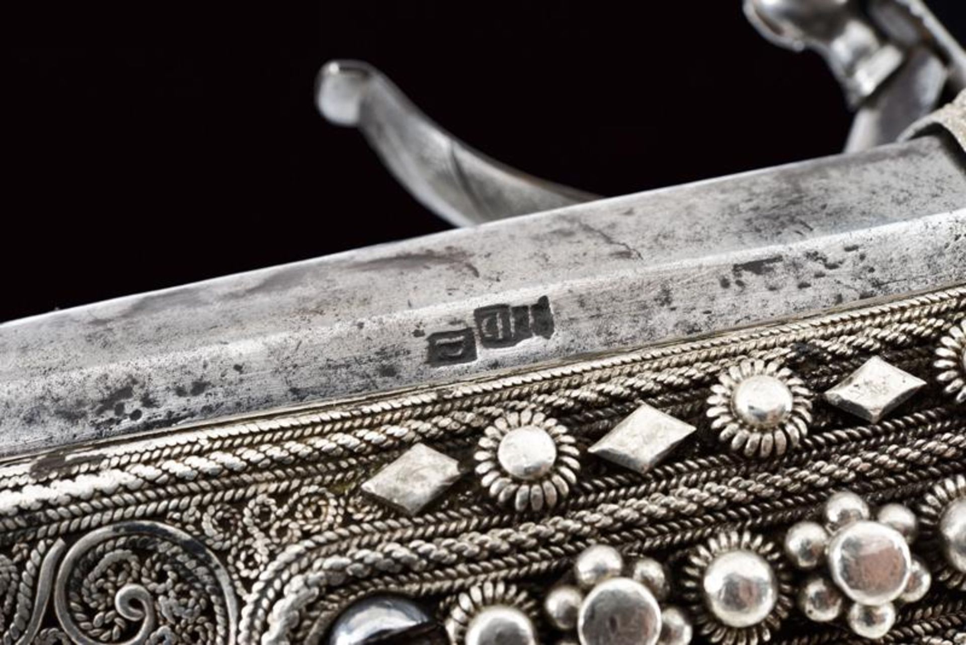 A magnificent silver-mounted flintlock holster pistol in Ali Pasha style - Bild 15 aus 18