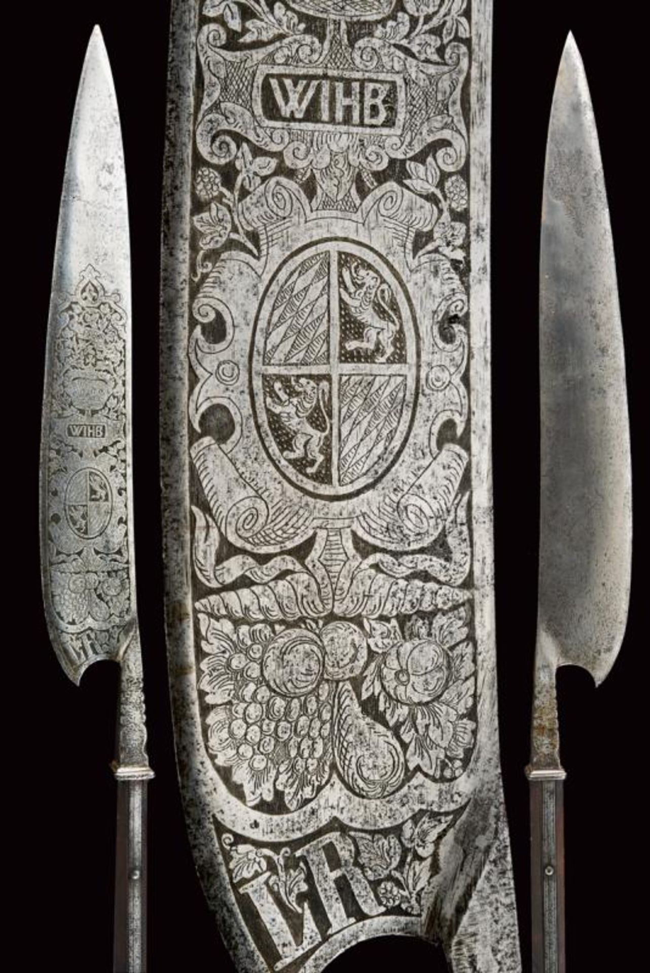 An extremely rare Kouse (glaive) of the 'Leibgarde der Hartschiere' of Duke Willhelm V