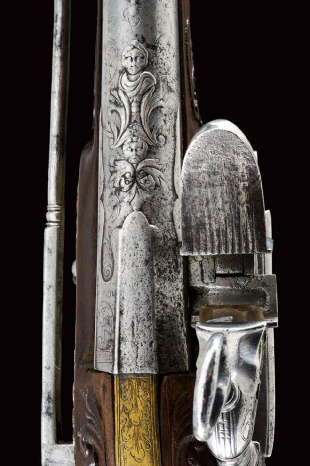 A beautiful miquelet lock pistol - Image 7 of 11