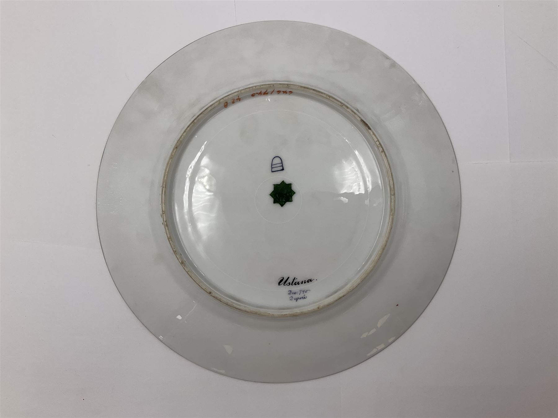 Two late 19th century cabinet plates in the manner of Vienna - Image 10 of 24