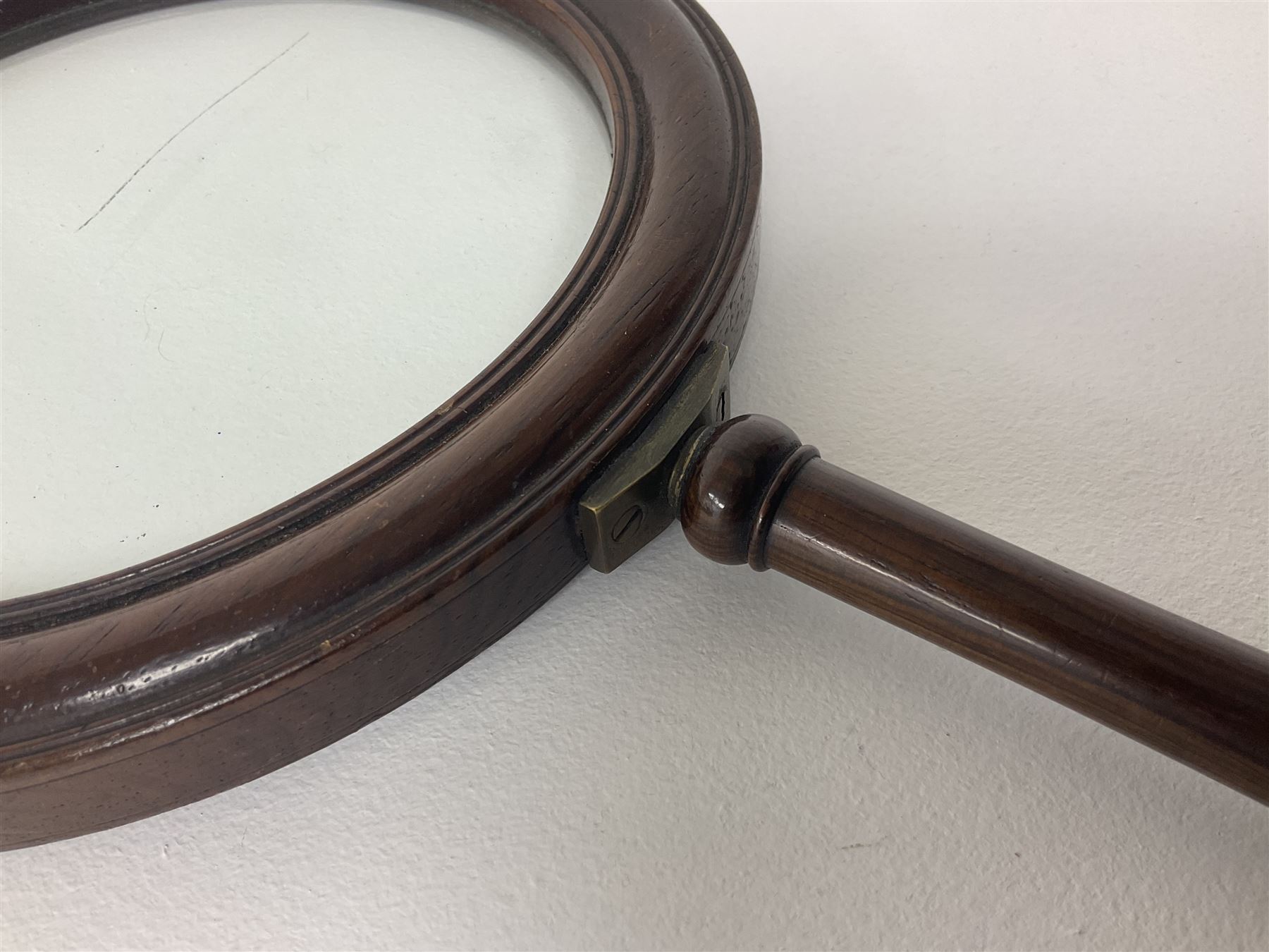Large late 19th century rosewood library or gallery magnifying glass - Image 4 of 11