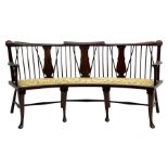 Georgian design curved Windsor settee or settle