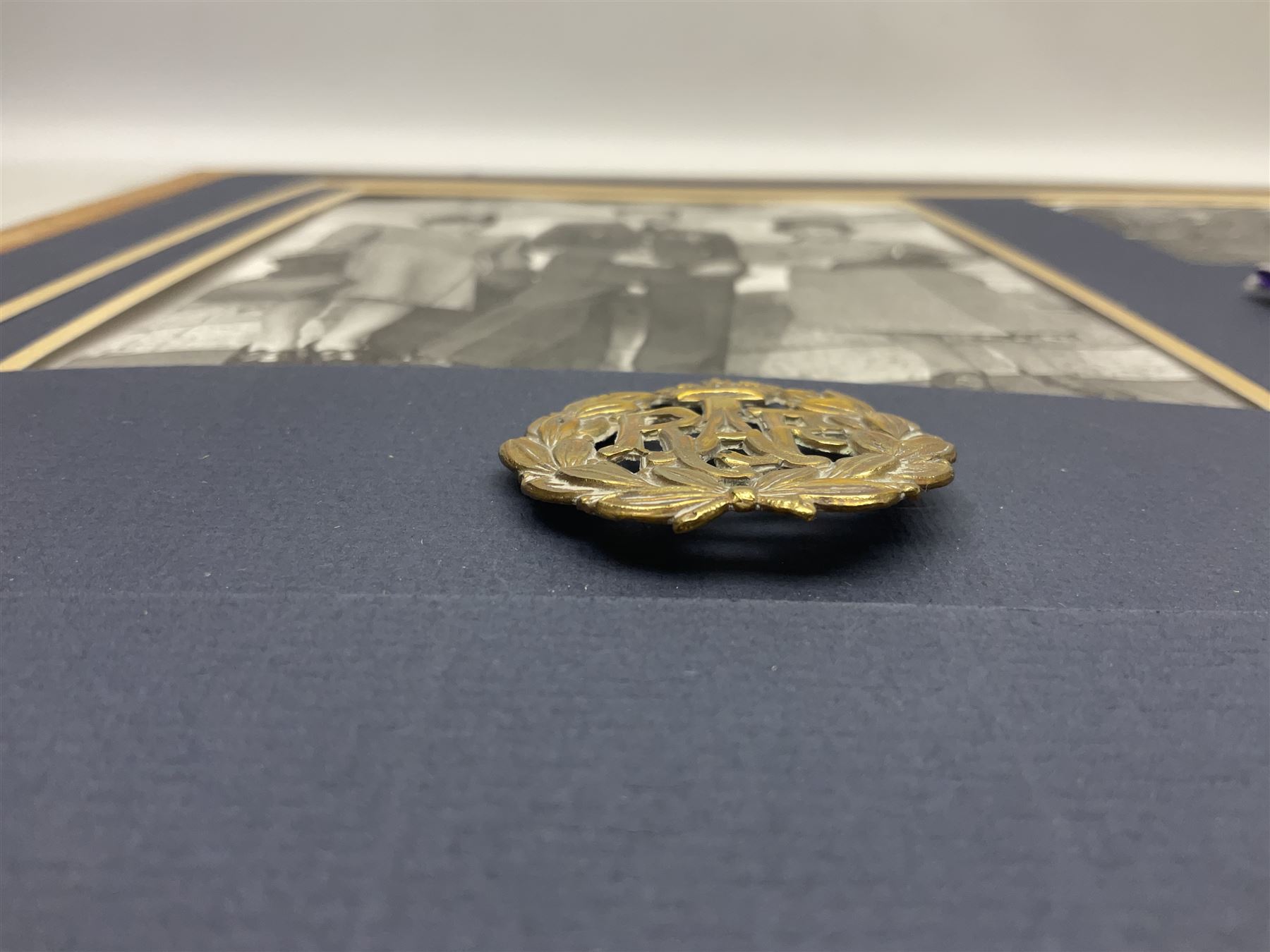 Warrant Officer Gordon Pearce D.F.C. R.A.F.V.R. - display of five medals comprising copy Distinguish - Image 9 of 9