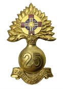 WW1 25th Battalion (Frontiersmen) City of London Royal Fusiliers Cap Badge; gilt brass fused grenade