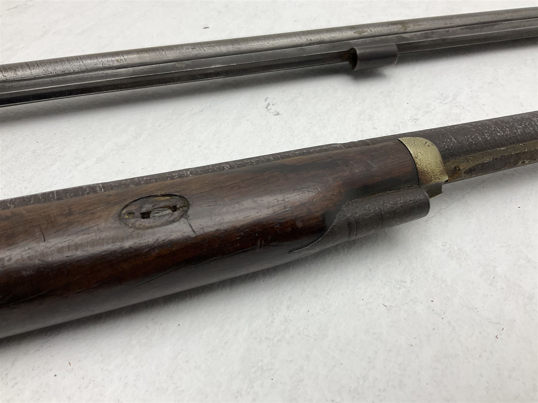 19th century English 14-bore single barrel percussion sporting gun with 71cm cut-down octagonal to - Image 10 of 29