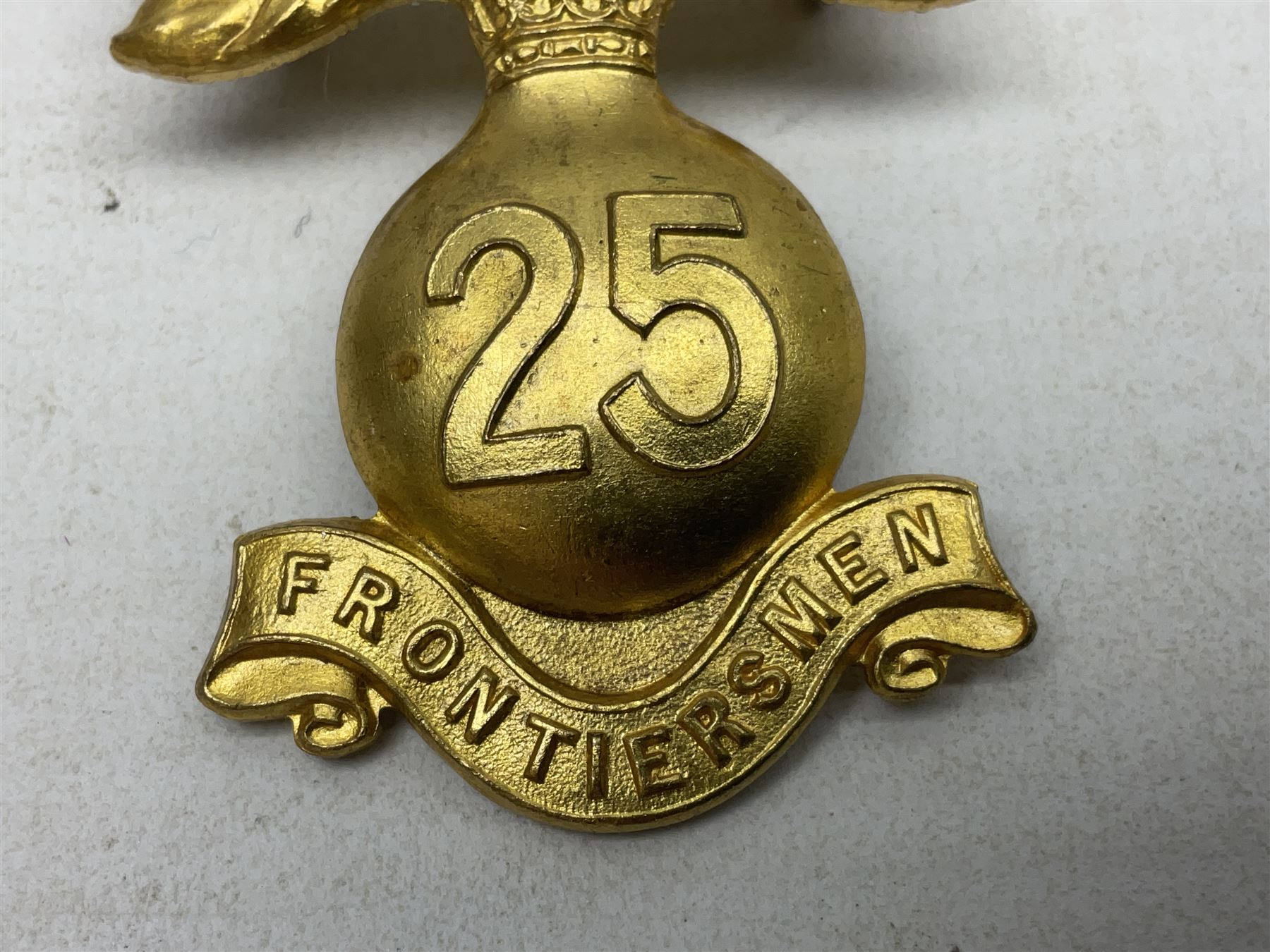 WW1 25th Battalion (Frontiersmen) City of London Royal Fusiliers Cap Badge; gilt brass fused grenade - Image 2 of 8