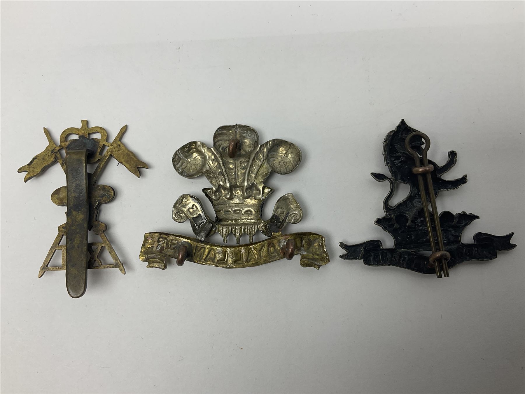 Nine Lancers metal cap badges including 9th - Image 17 of 17