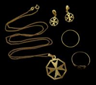 18ct gold wedding band and 9ct gold Maltese cross design jewellery including pendant necklace