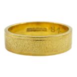 22ct gold textured wedding band